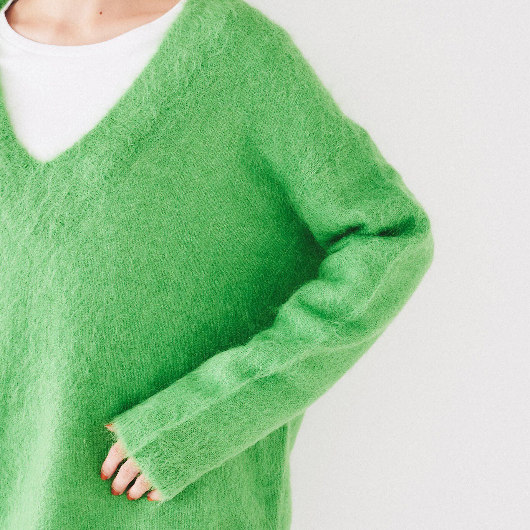 UNTITLED「【毛足感/リラクシー】スーリーアルパカ混Vネックニット」|ニット・セーター|