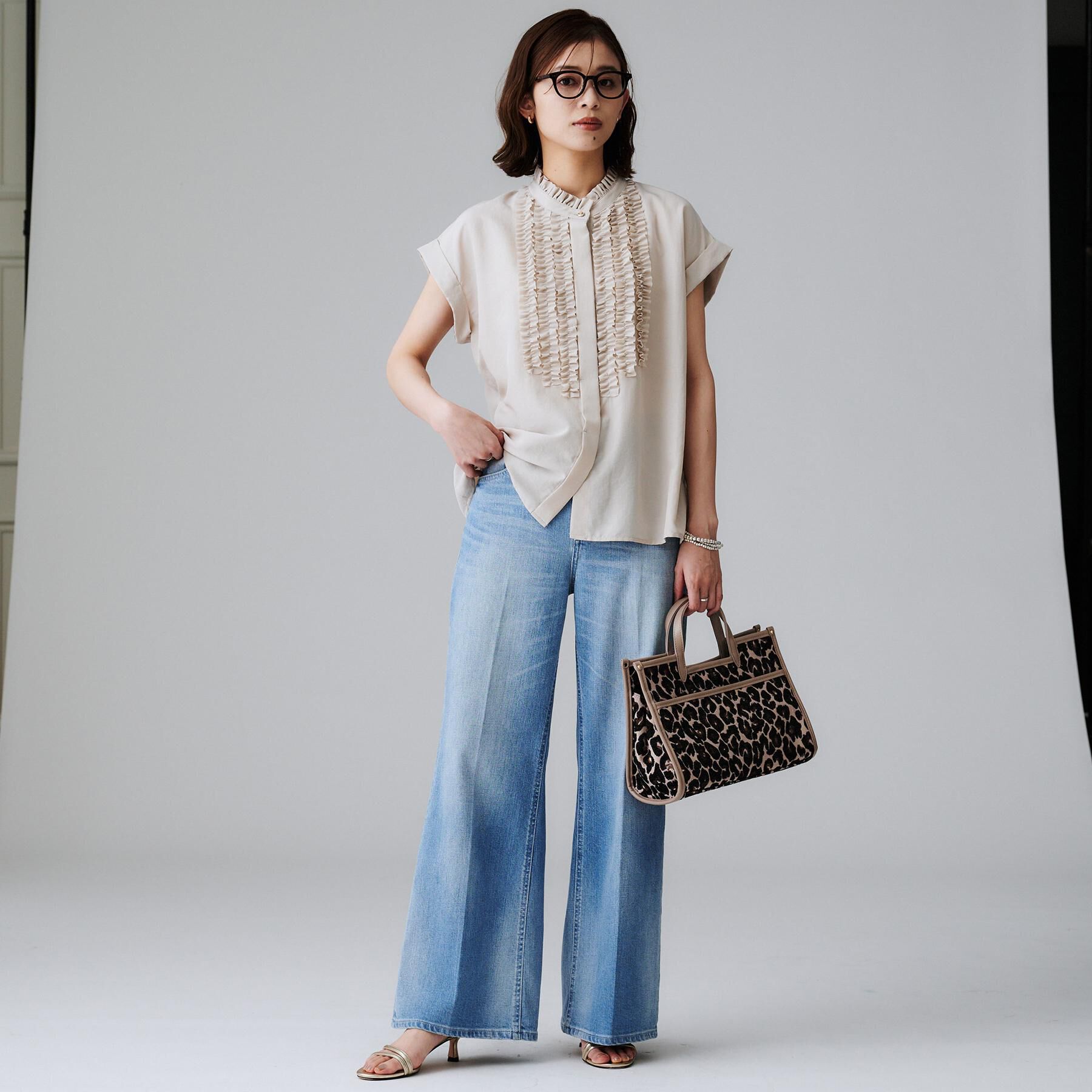 UNTITLED「スタンドネックフリルブラウス【吸水速乾/UVケア】」|シャツ・ブラウス|