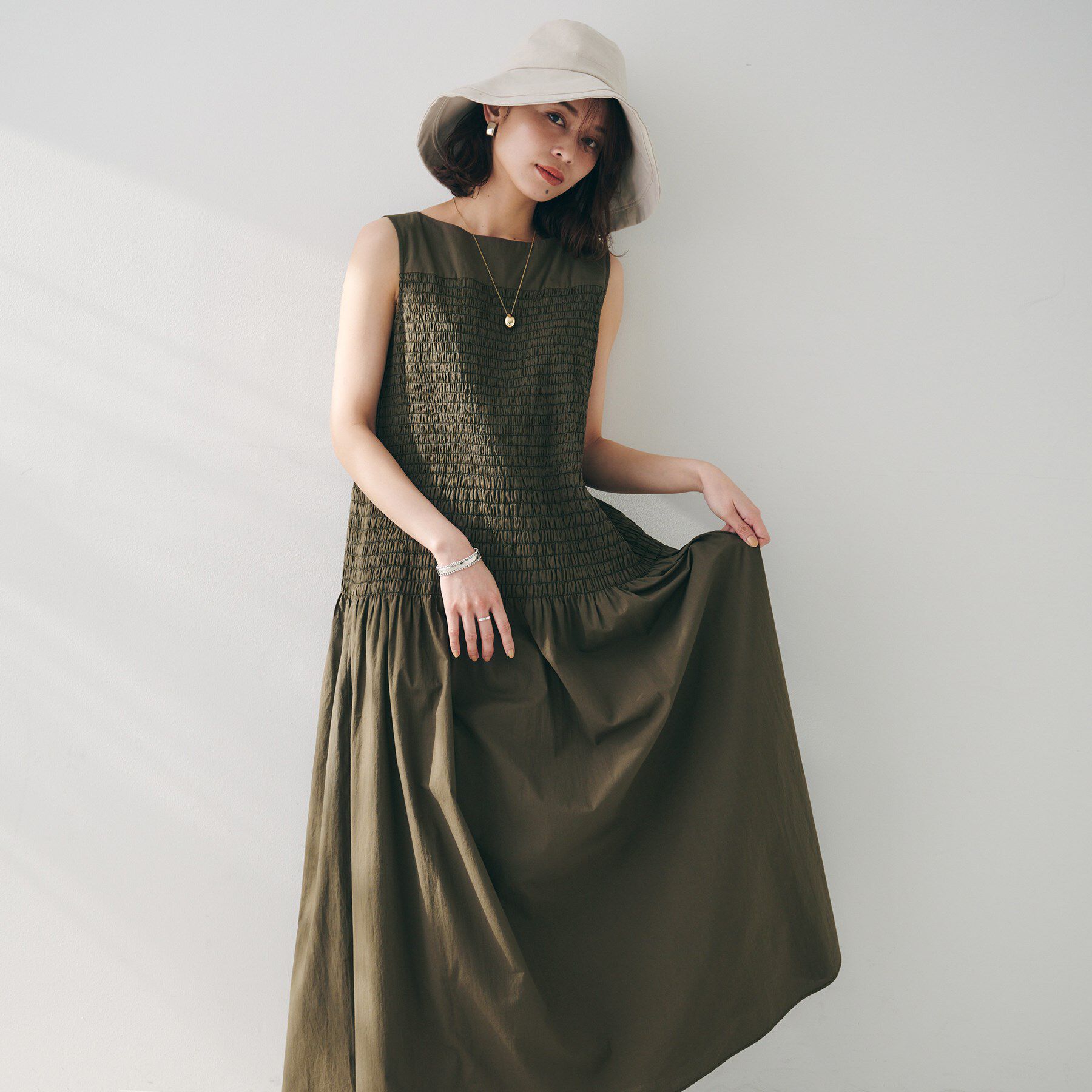 UNTITLED「【コットン100/夏ワンピ/ナロー】シャーリングワンピース」|ワンピース|