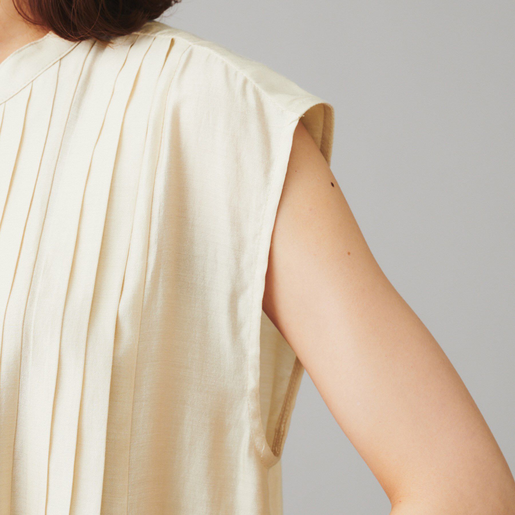 UNTITLED「【CHIGON】タックフレア フレンチブラウス」|シャツ・ブラウス|