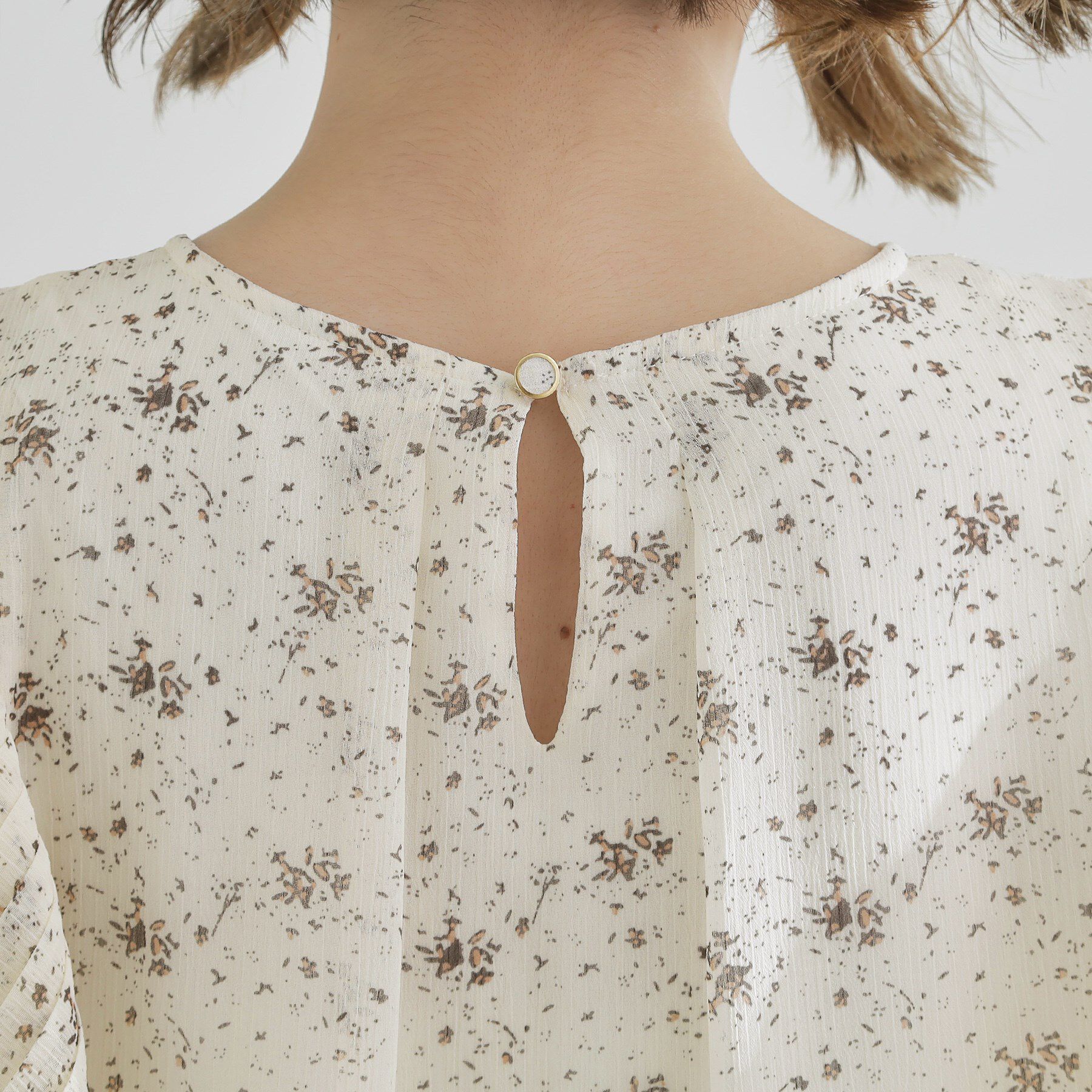 grove「プリーツが彩る 華やか花柄ブラウス」|シャツ・ブラウス|