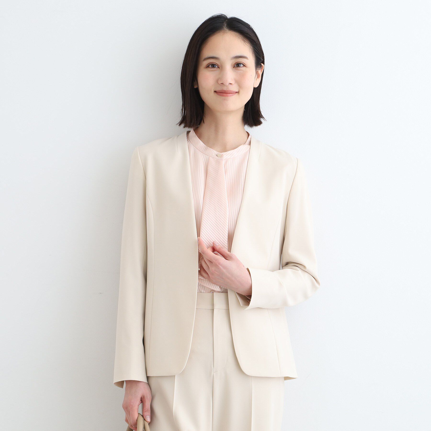 INDIVI「【定番スーツ/洗える/UVケア】ストレッチノーカラージャケット」|スーツ|グレージュ(050)