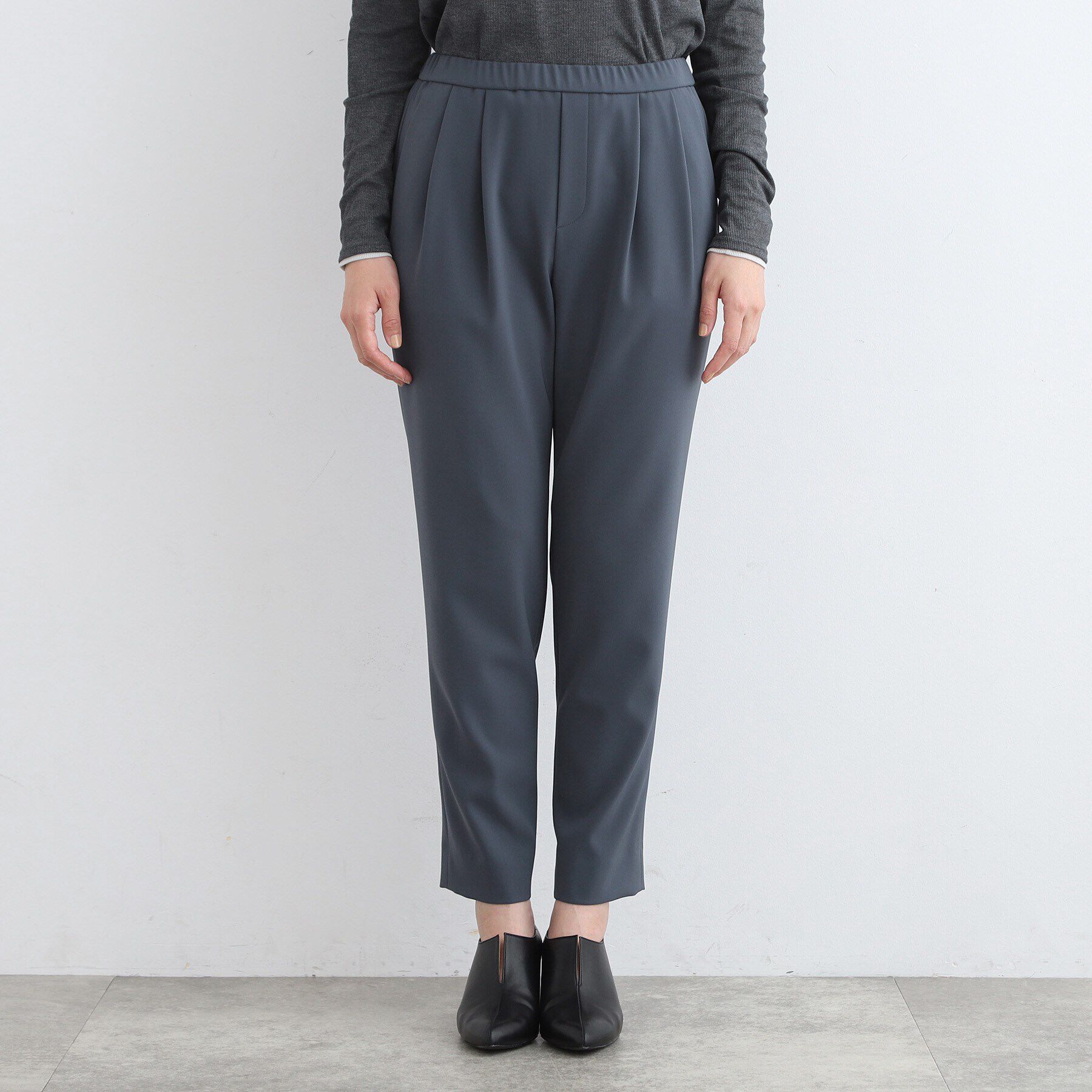 INDIVI「【褒められパンツ／高ストレッチ／ウエストゴム】タックテーパードパンツ」|その他|