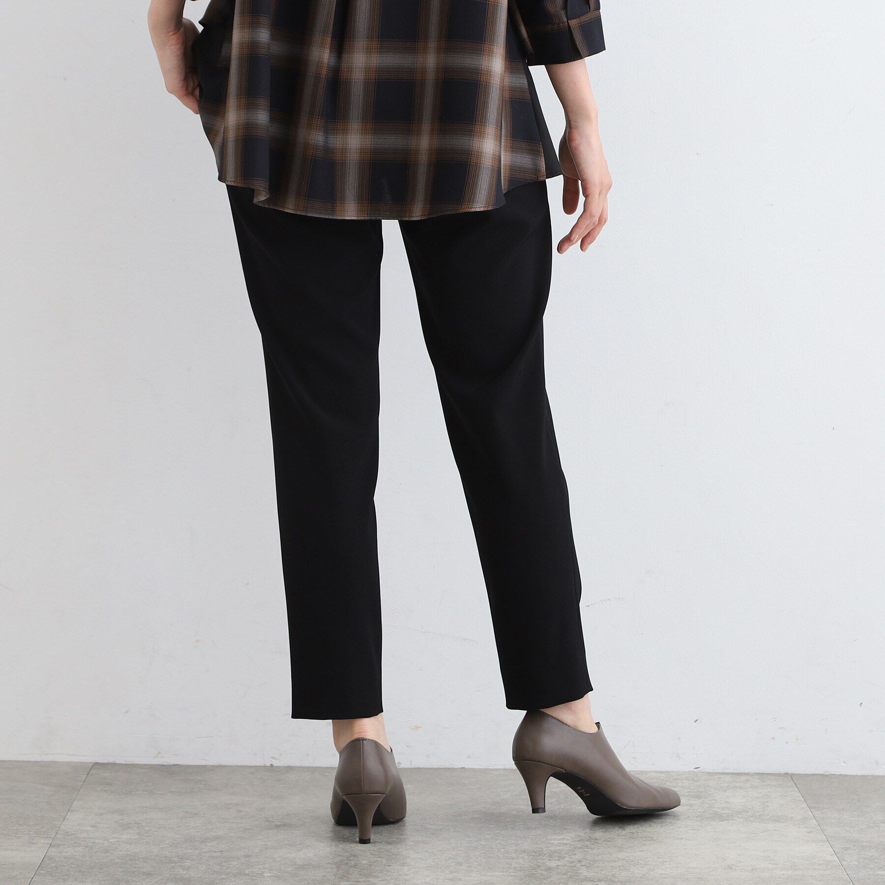 INDIVI「【褒められパンツ／高ストレッチ／ウエストゴム】タックテーパードパンツ」|その他|