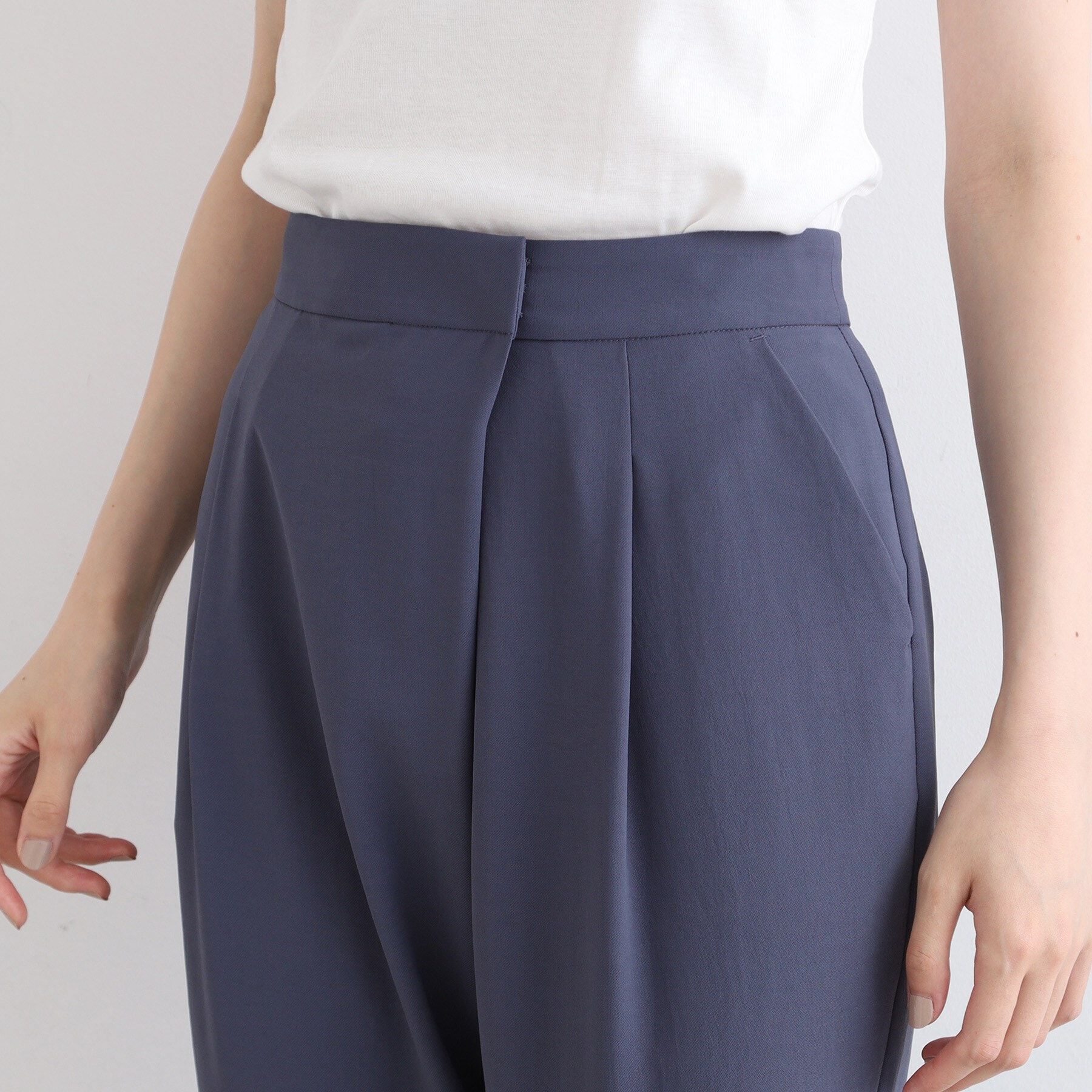 INDIVI「【洗える／UVケア／SETUP可能】ラップ風テーパードパンツ」|その他|