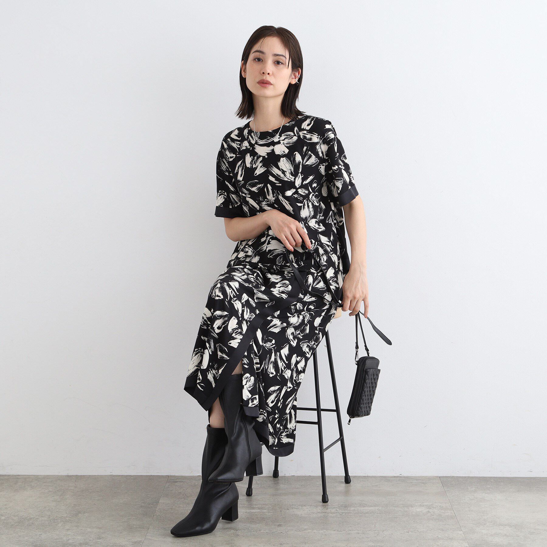 INDIVI「【洗える/日本製】ブラッシュドフラワー柄ラップ風スカート」|スカート|