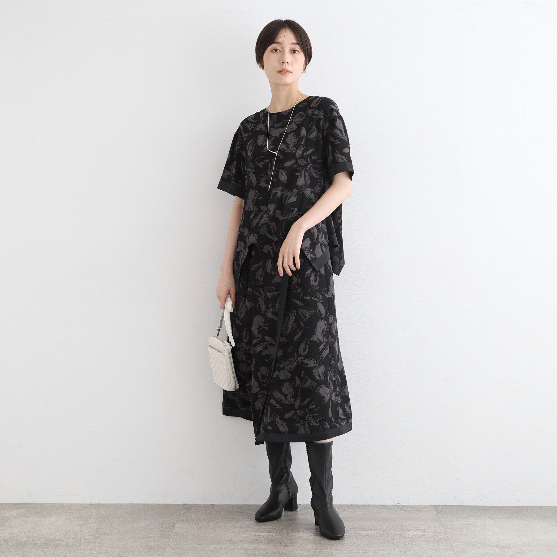 INDIVI「【洗える/日本製】ブラッシュドフラワー柄ラップ風スカート」|スカート|