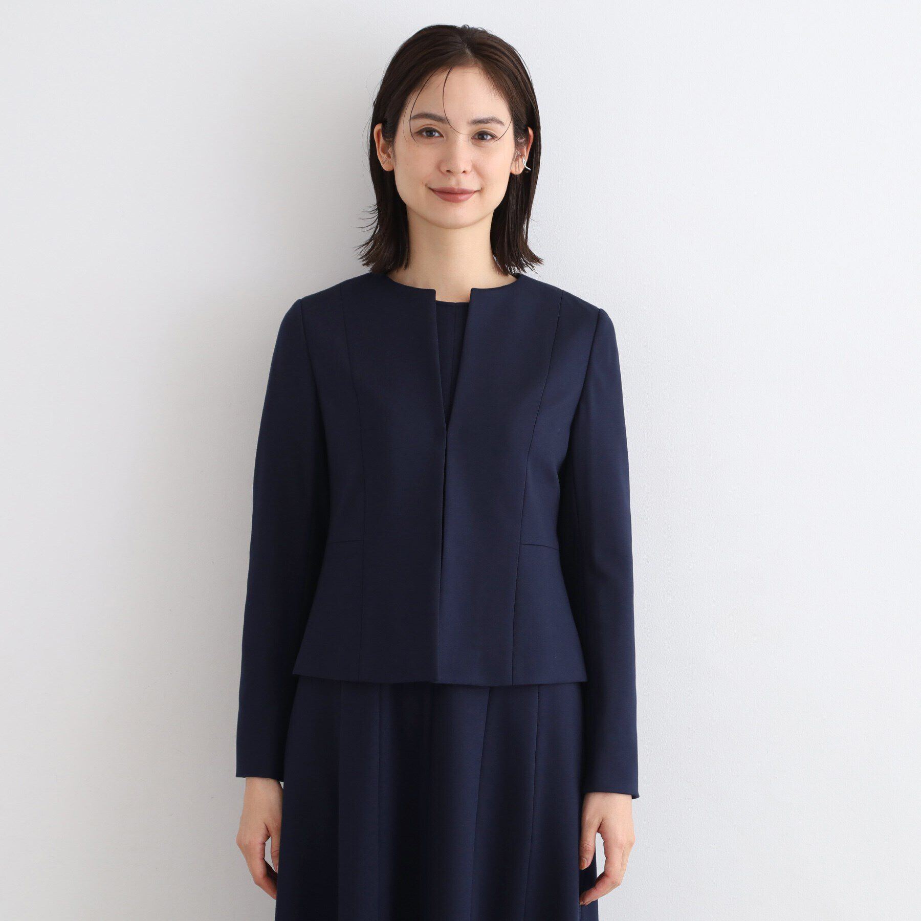 INDIVI「【定番スーツ／ジャージ素材】ウエスト切り替えノーカラージャケット」|スーツ|