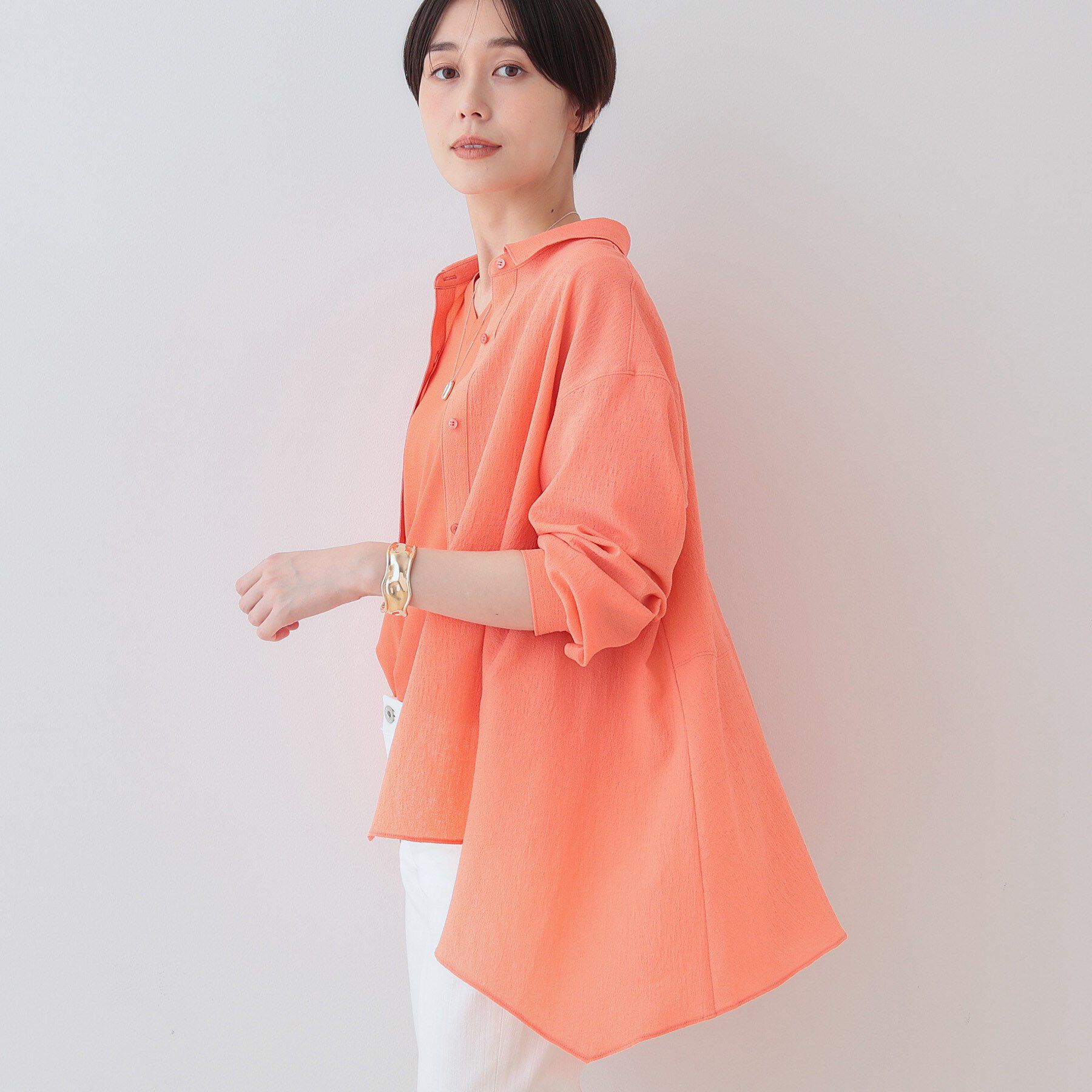 INDIVI「【洗える／凹凸素材】ハンカチーフヘム エアリーブラウス」|シャツ・ブラウス|