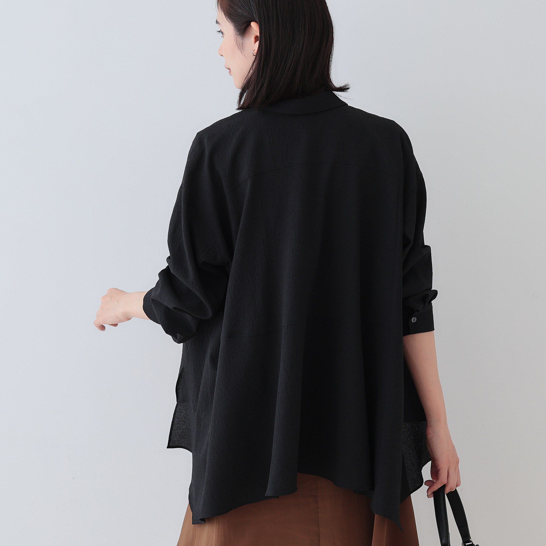 INDIVI「【洗える／凹凸素材】ハンカチーフヘム エアリーブラウス」|シャツ・ブラウス|