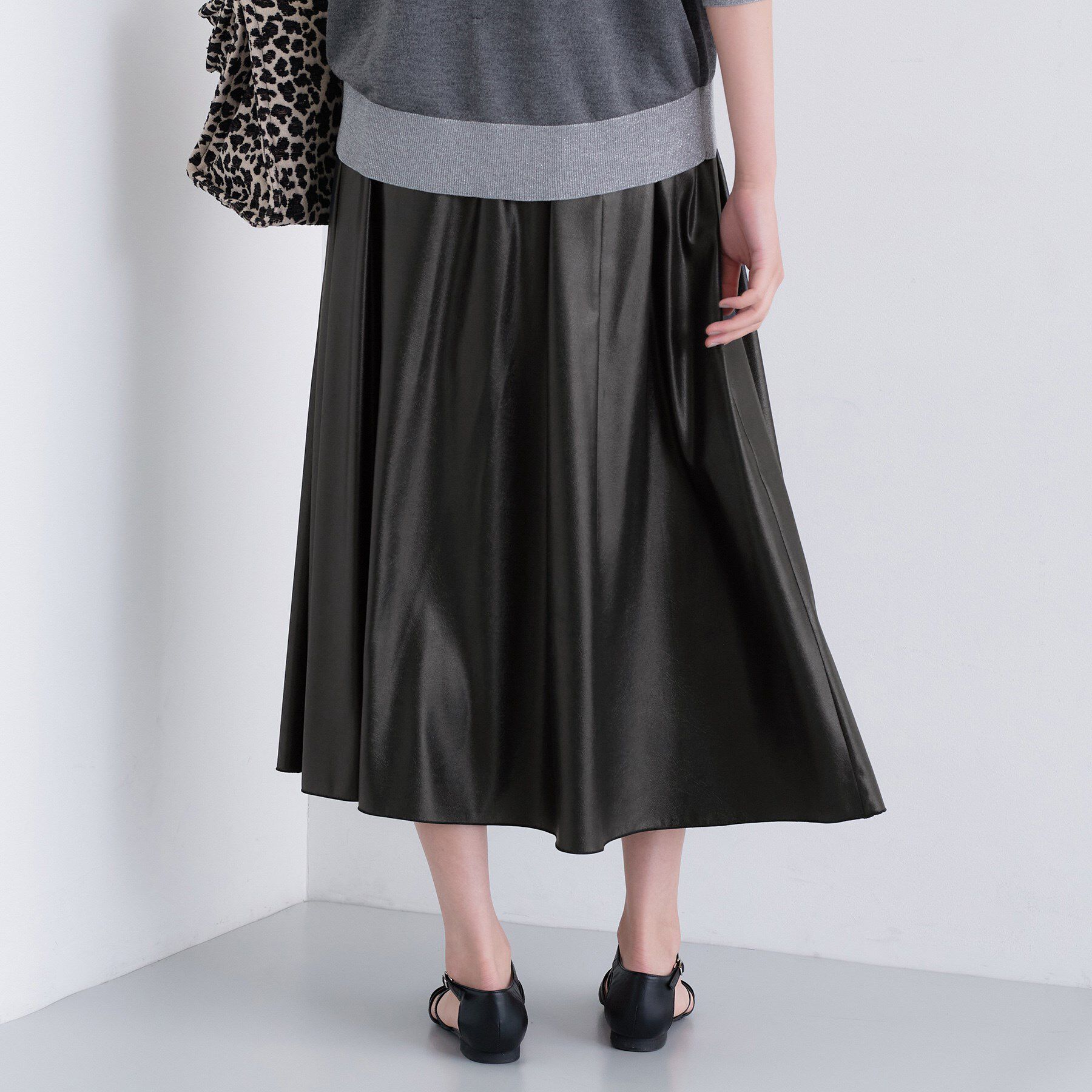 INDIVI「レザー調ギャザースカート」|スカート|