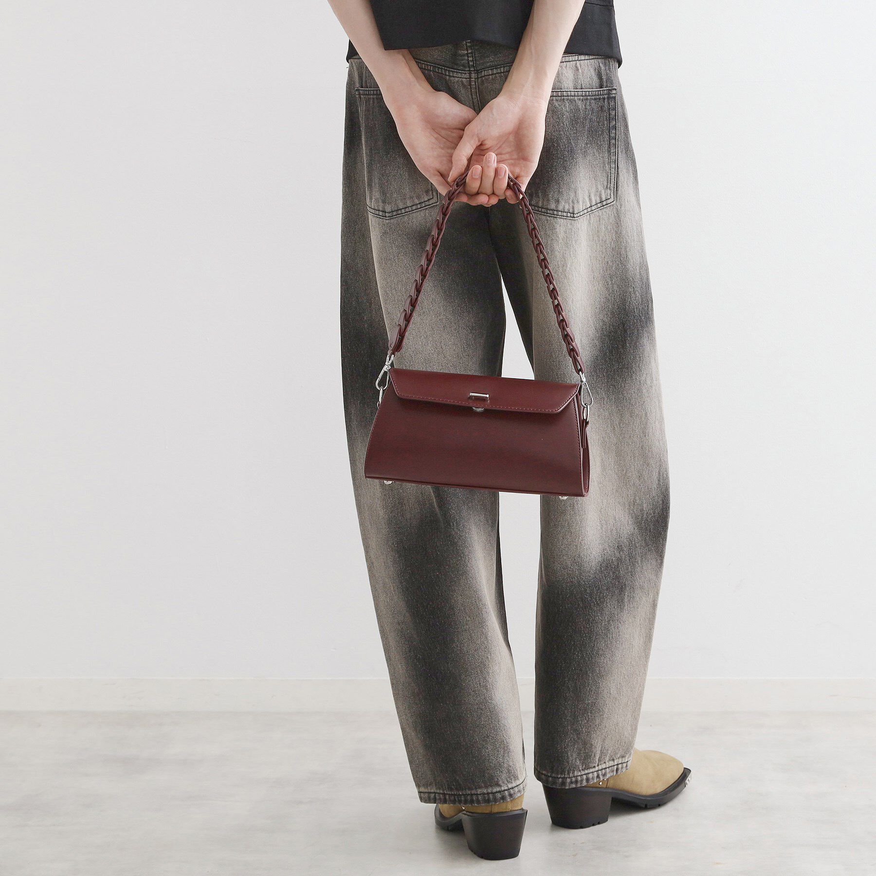 tk.TAKEO KIKUCHI「ランドスケープ ピローフラップバッグ」|ショルダー・メッセンジャー|ボルドー(064)