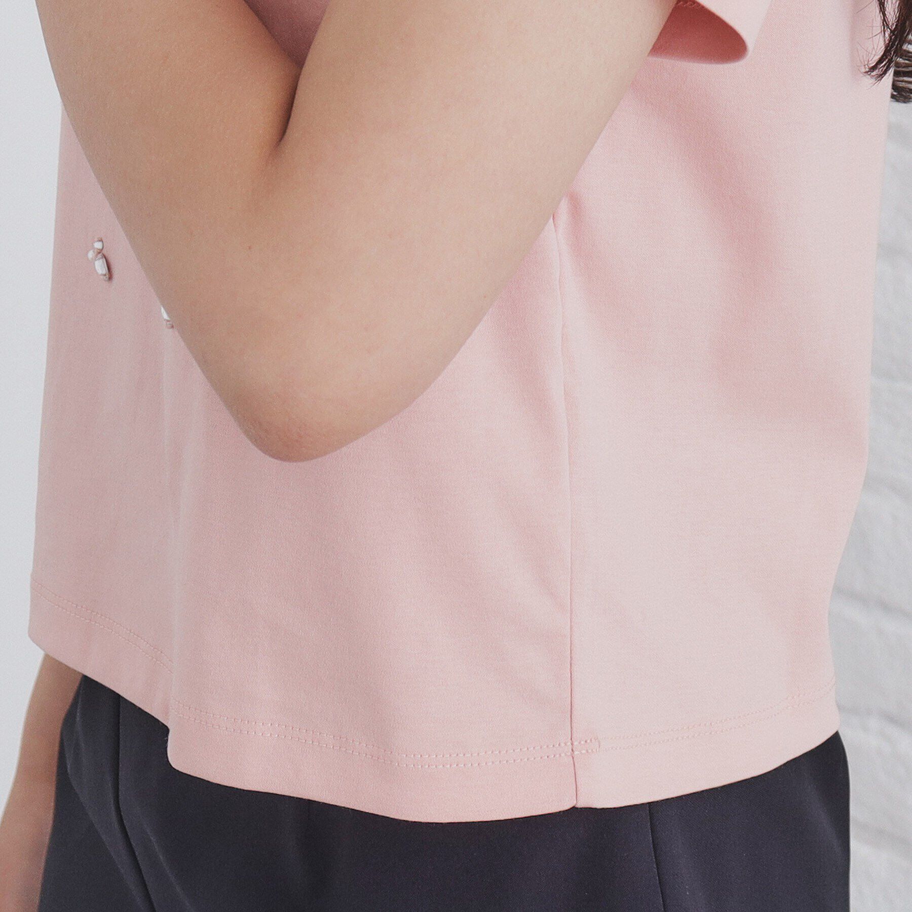 index「《美人百花掲載》クールタッチ短丈ビジューTシャツ【洗濯機洗い/接触冷感】」|Tシャツ・カットソー|