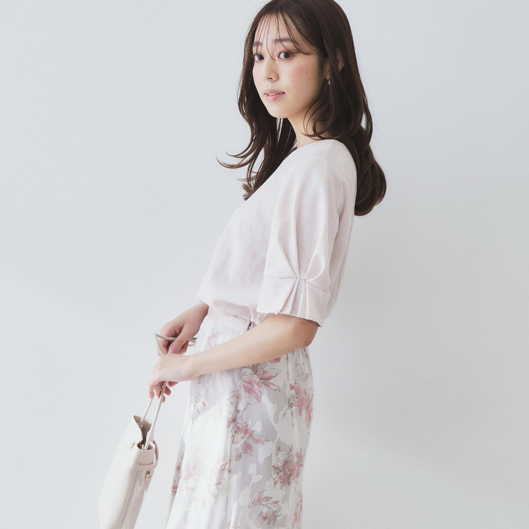 index「《8色展開/XS-LLサイズ》タックパフスリーブブラウス【洗濯機洗い可/吸水速乾/防シワ/抗ピル】」|シャツ・ブラウス|