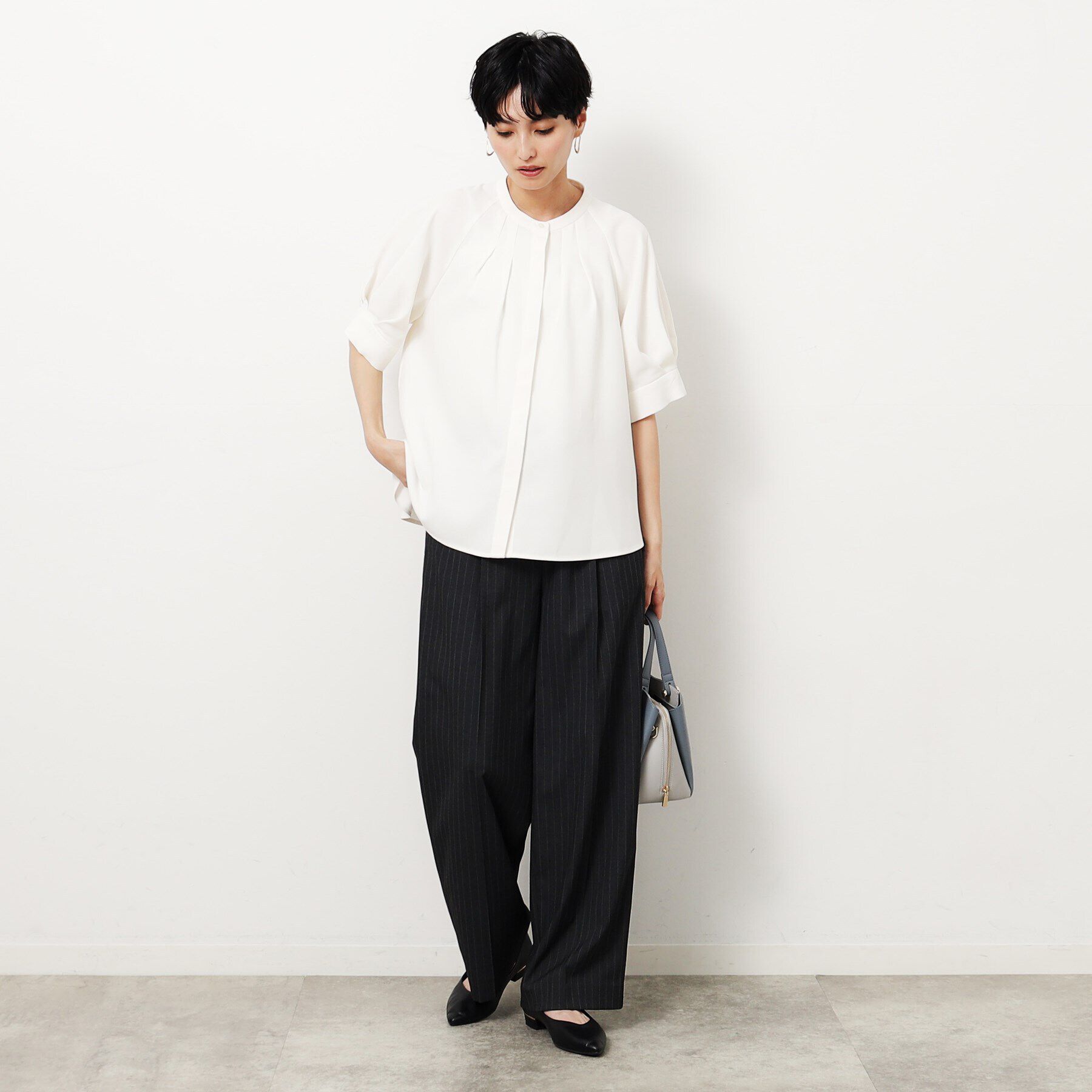 OPAQUE.CLIP「リネンライク タックデザインブラウス【洗濯機洗い可】」|シャツ・ブラウス|