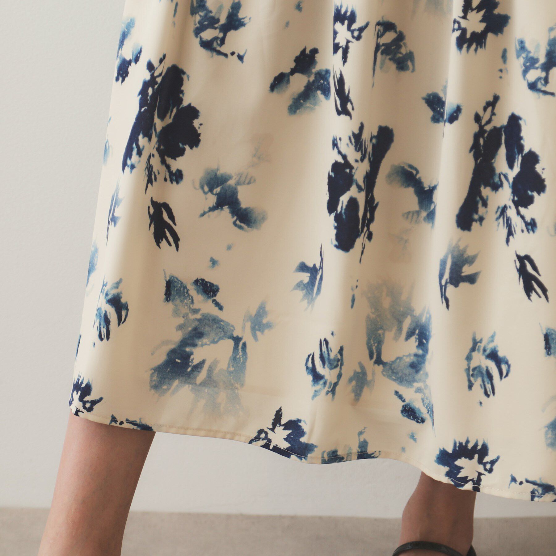 OPAQUE.CLIP「フラワープリント フィット＆フレアワンピース【洗濯機洗い可】」|ワンピース|