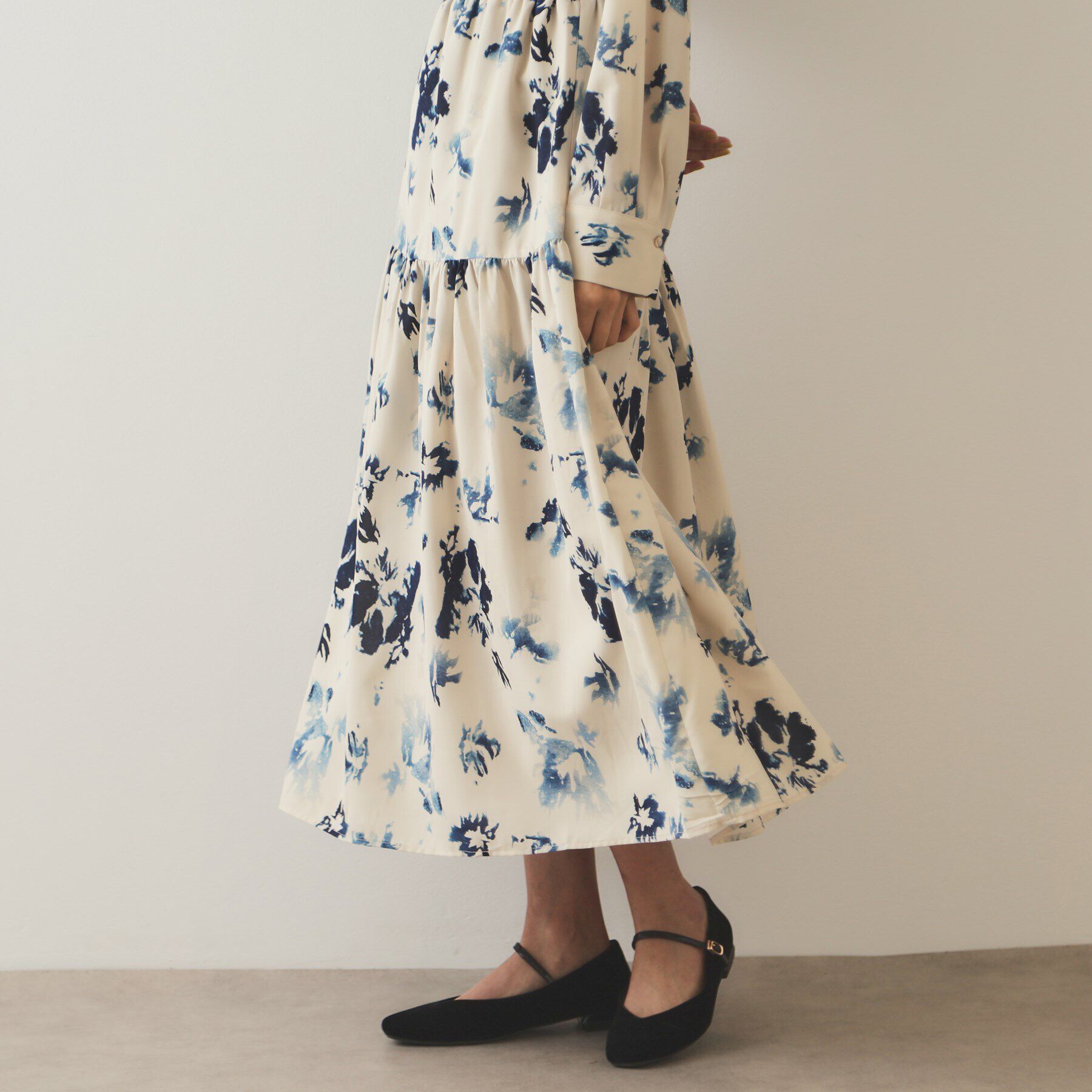 OPAQUE.CLIP「フラワープリント フィット＆フレアワンピース【洗濯機洗い可】」|ワンピース|