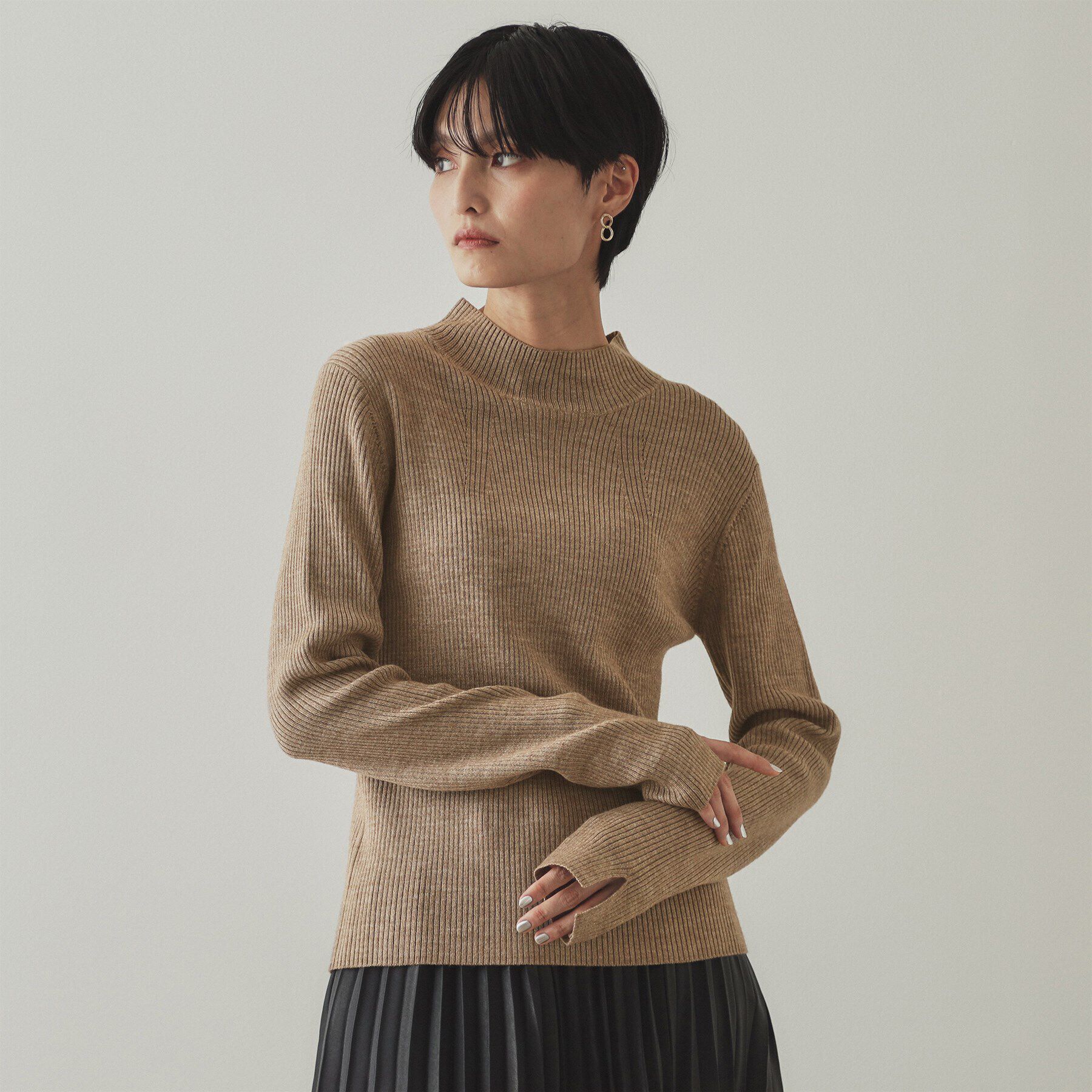 OPAQUE.CLIP「ハイネックリブニット／FILIVIVI・フィルビビ【洗濯機洗い可】」|ニット・セーター|ベージュ(052)