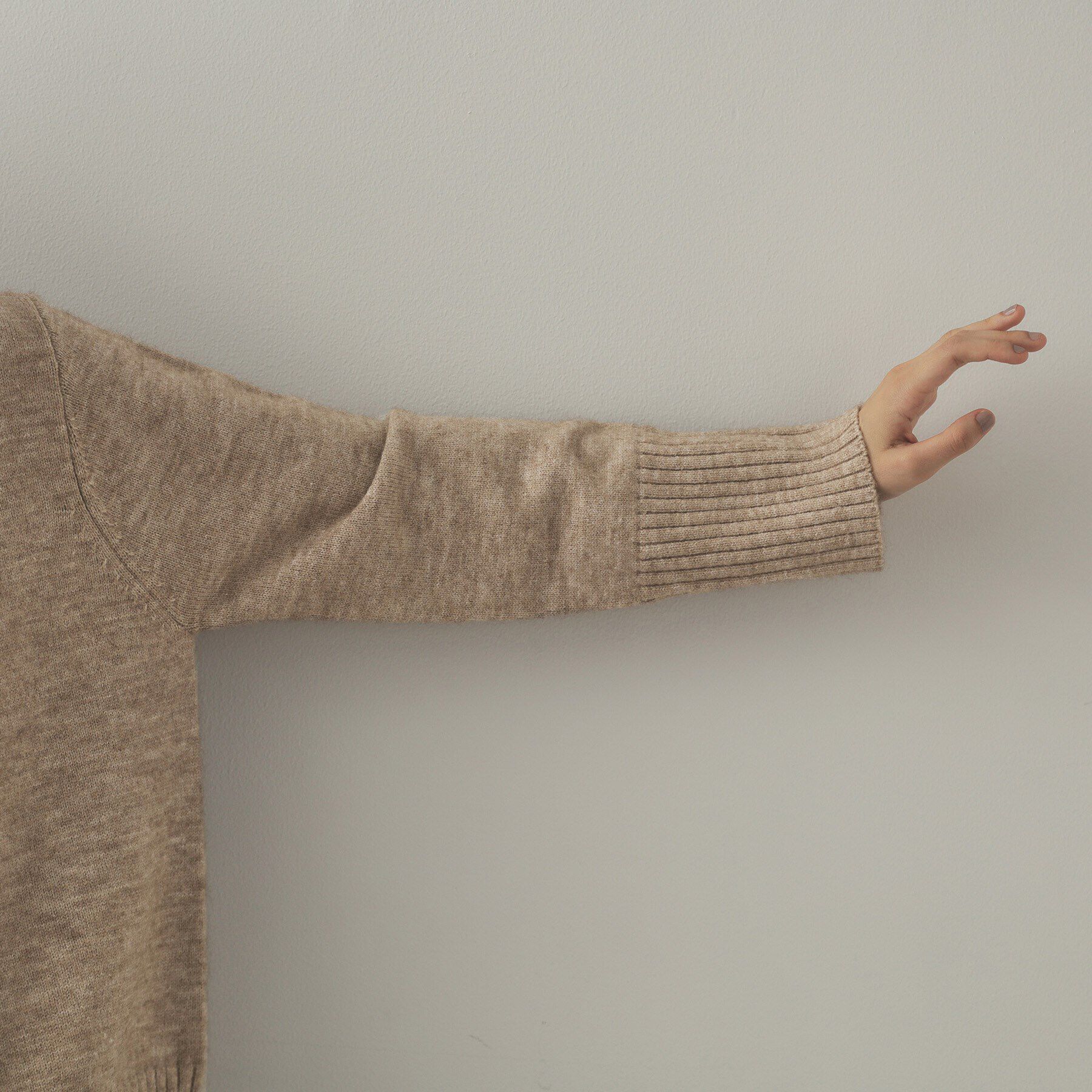 OPAQUE.CLIP「《美人百花掲載》アシメフリルミドルゲージニット【洗濯機洗い可】」|ニット・セーター|