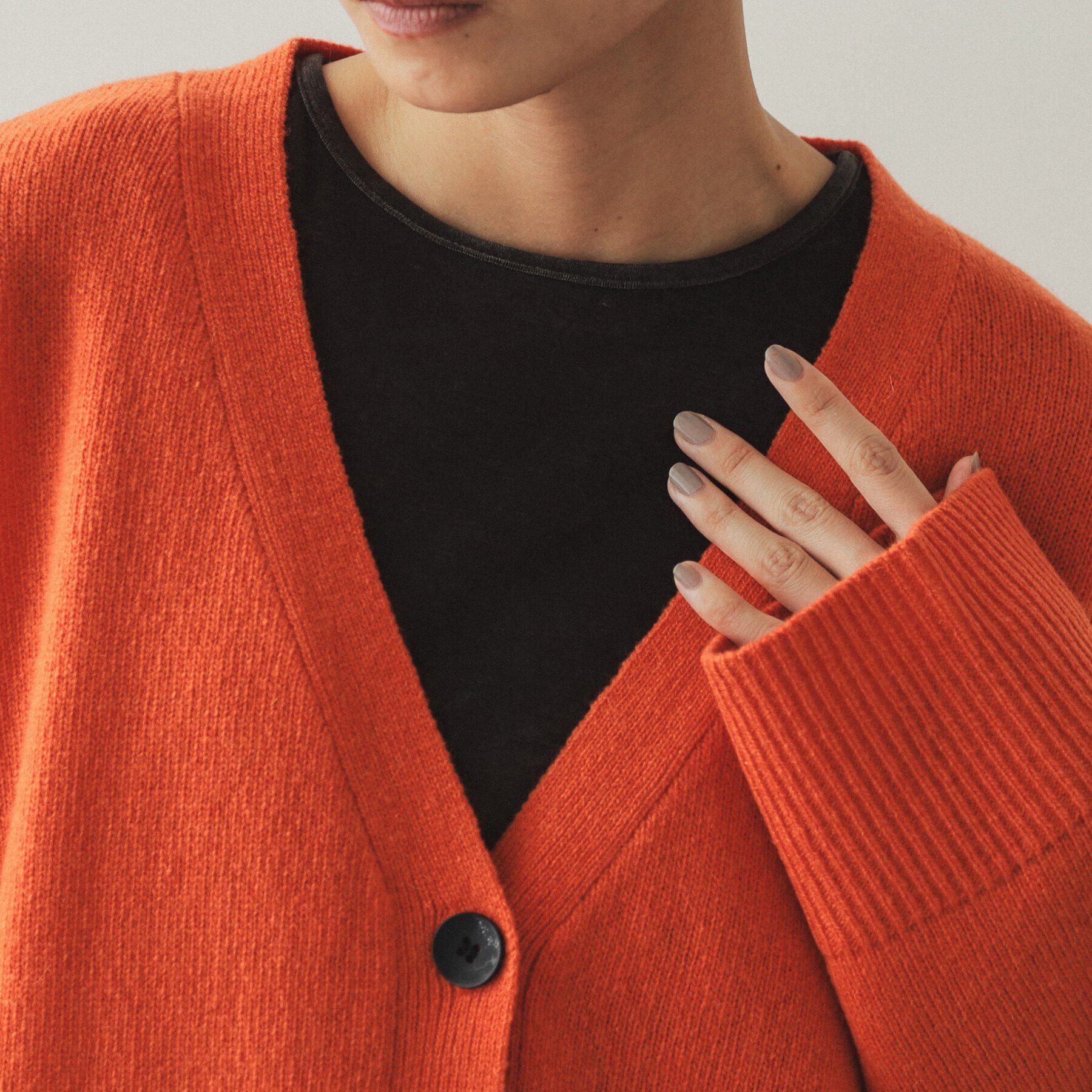 OPAQUE.CLIP「ミドルゲージVネックニットカーディガン／FILIVIVI・フィルビビ【洗える】」|カーディガン|