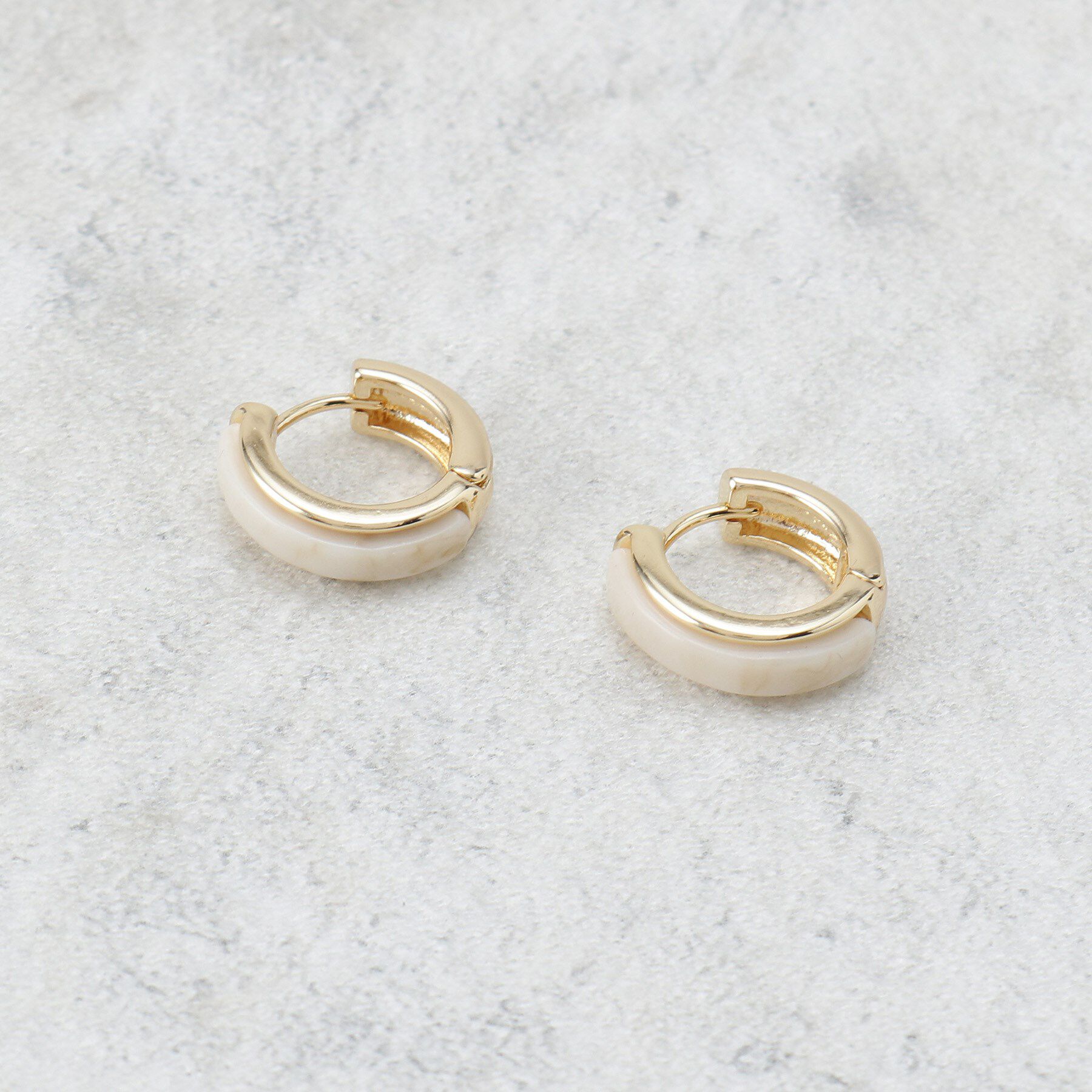 OPAQUE.CLIP「ワンタッチ カラーマーブルピアス」|ピアス|