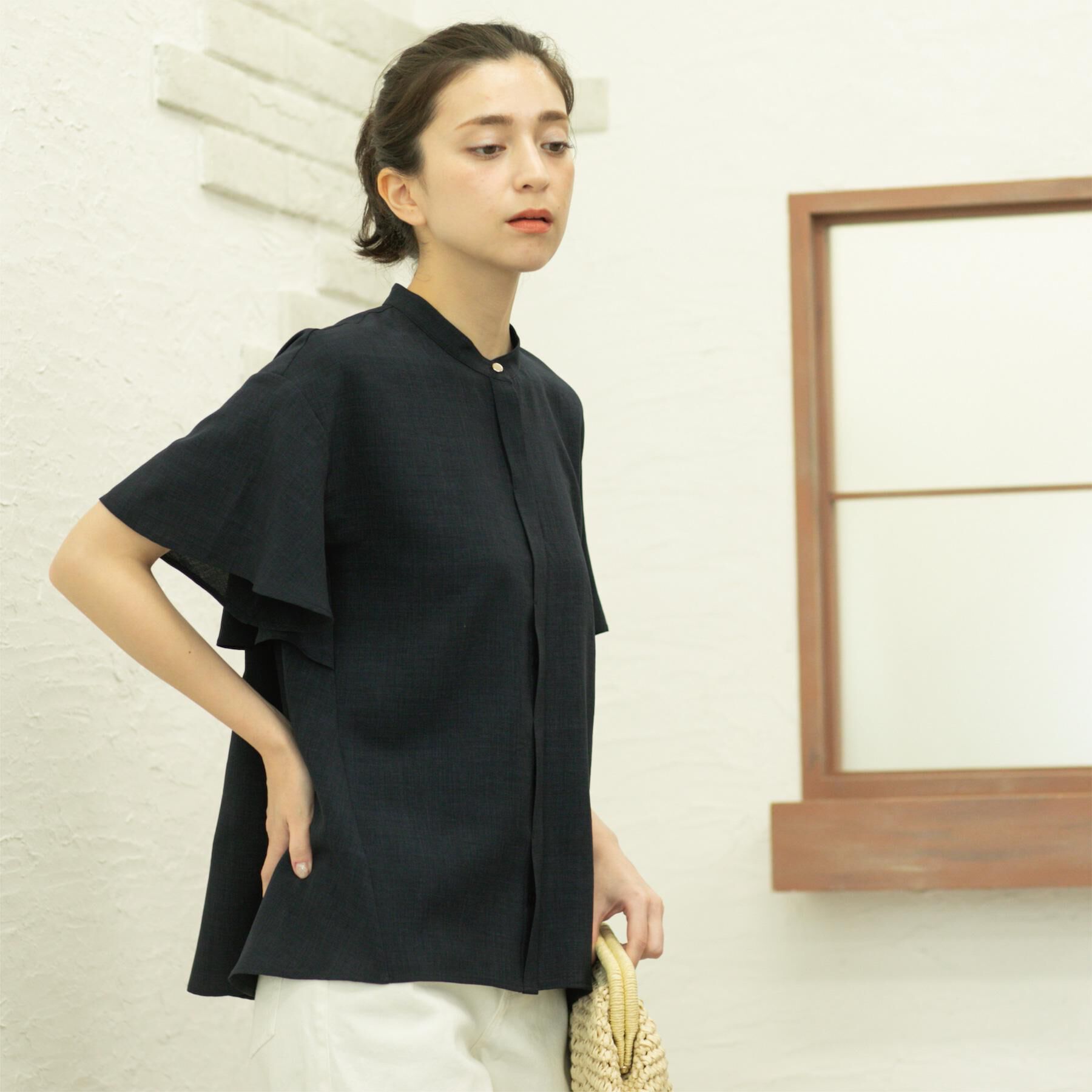 OPAQUE.CLIP「バックフリルバンドカラーブラウス【洗濯機洗い可/吸水速乾/接触冷感】」|シャツ・ブラウス|