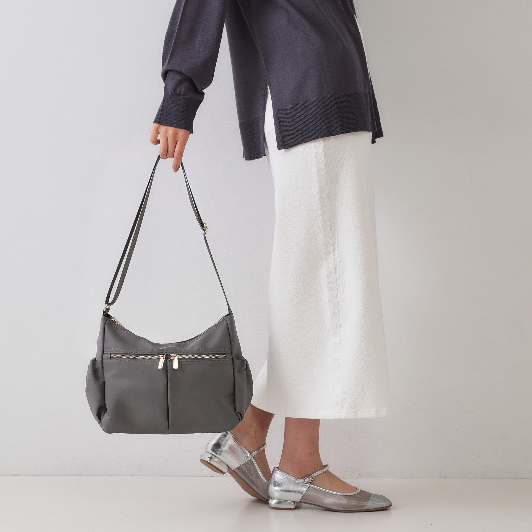 OPAQUE.CLIP「【軽量/撥水加工/多ポケット】ツイルミドルサイズムーンショルダーバッグ」|ショルダー・メッセンジャー|