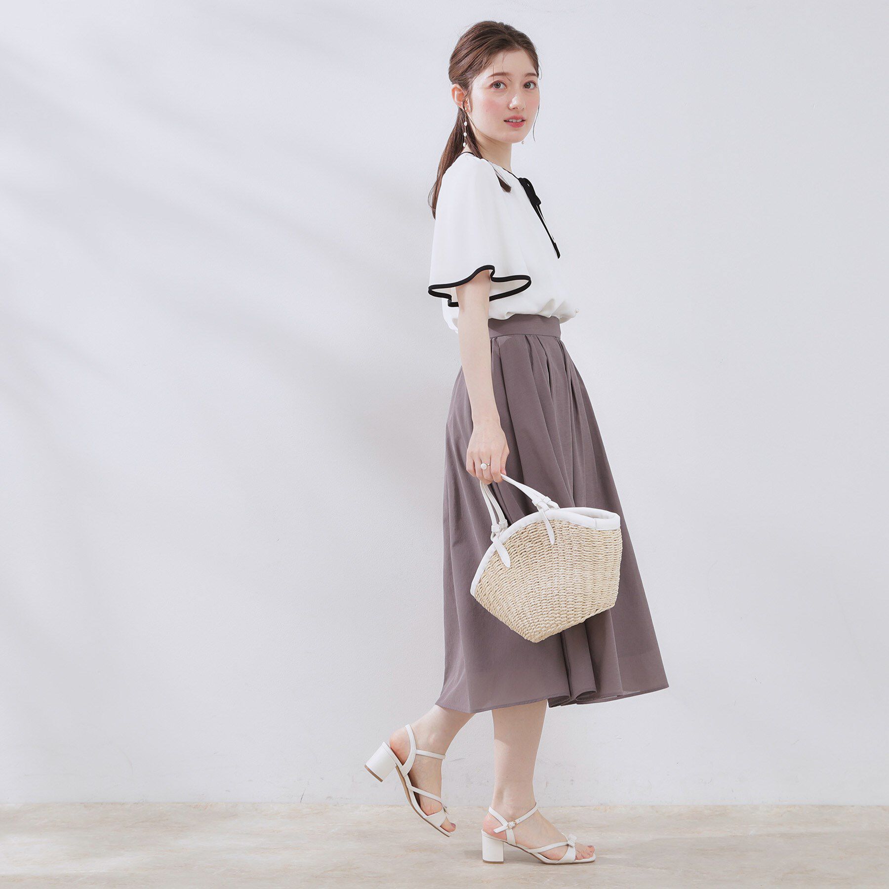 Couture broach「【きれいめ・二の腕カバー・通勤】配色フレア2WAYブラウス」|シャツ・ブラウス|