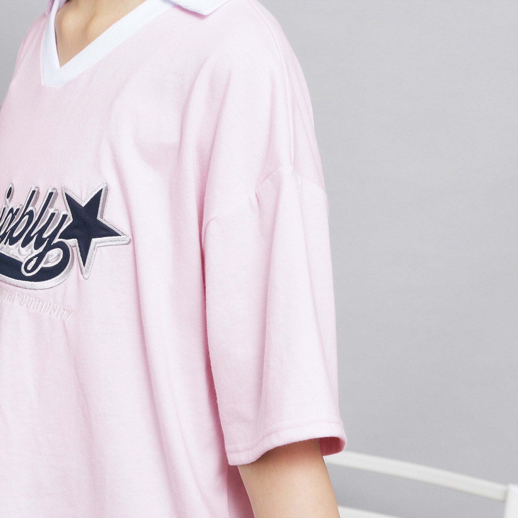 PINK-latte「Vネック衿付きアップリケビッグTシャツ」|Tシャツ・カットソー|