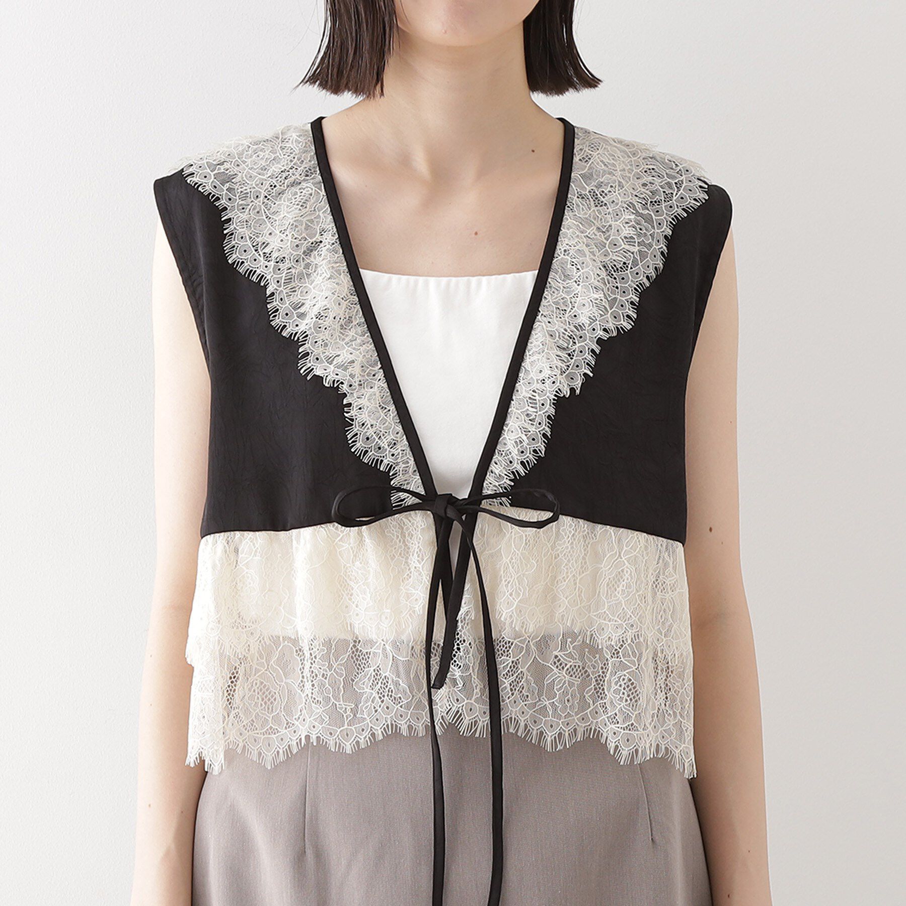 THE SHOP TK「レースフリルサテンベスト【洗える】」|ベスト・ジレ|