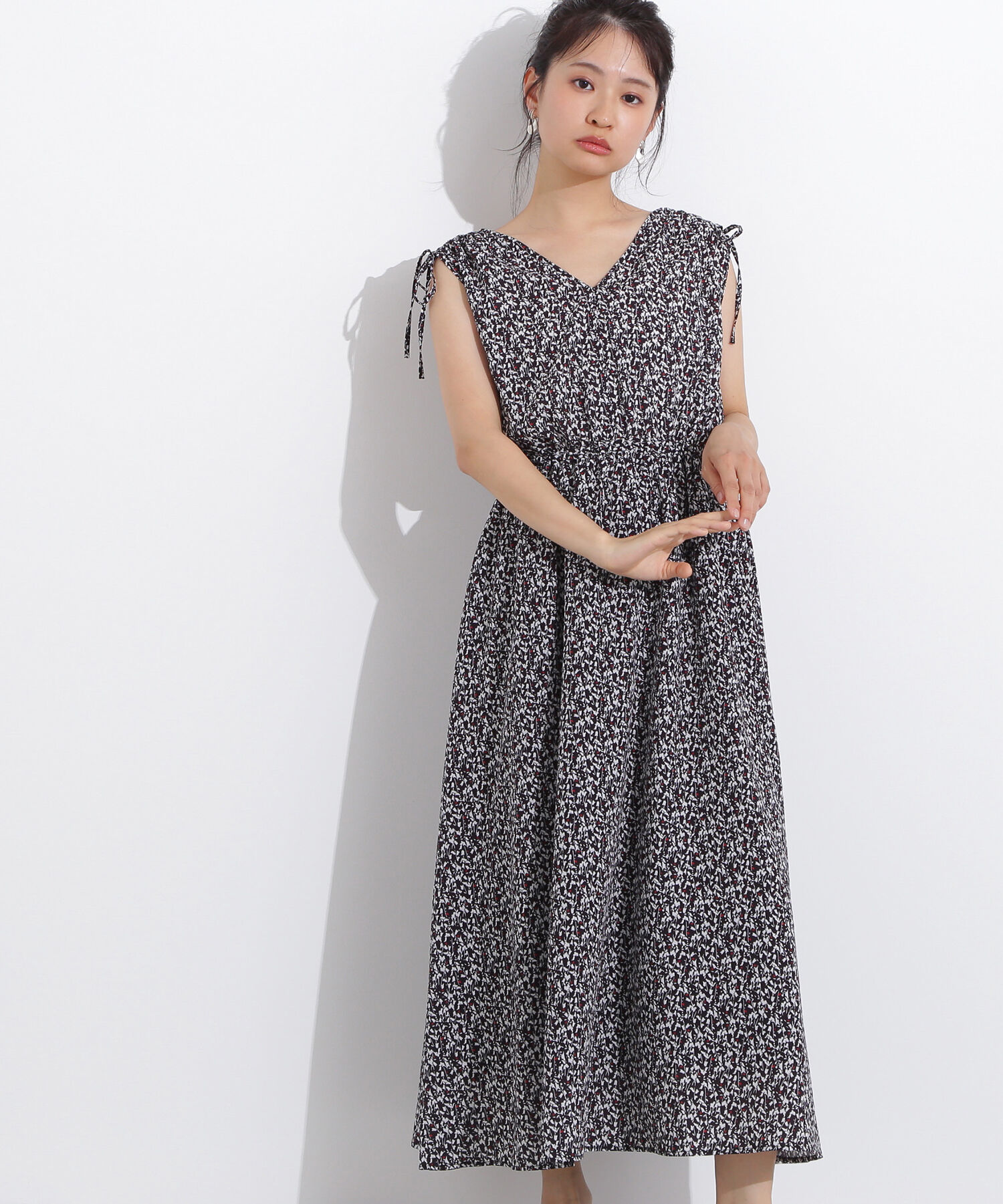  「フラワープリントノースリーブワンピース」|ワンピース|