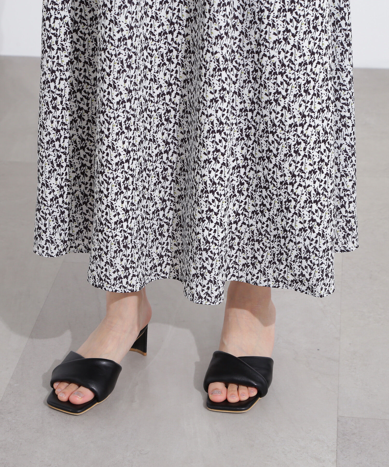  「フラワープリントノースリーブワンピース」|ワンピース|