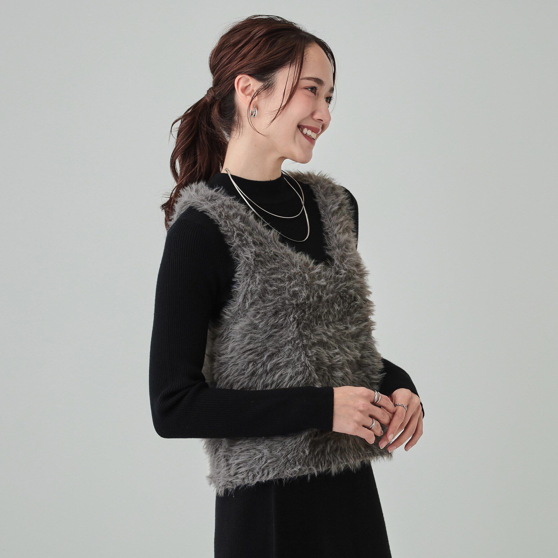 SHOO･LA･RUE「【S-LL/2点セット】大人のフェミニンカジュアルに　フェザー調ベスト+リブニット」|ニット・セーター|