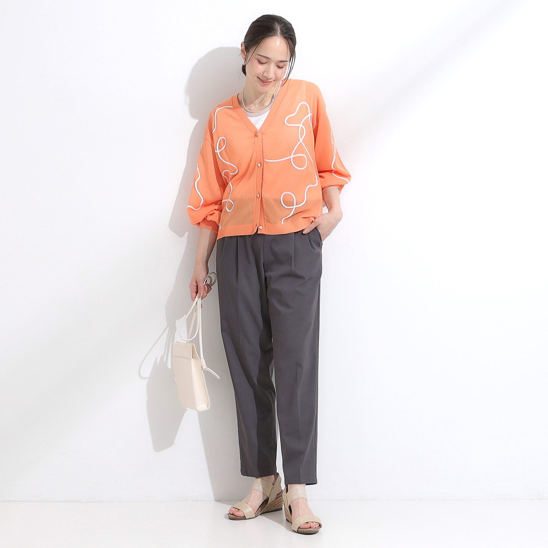 SHOO･LA･RUE「ニュアンスデザインがこなれ見え 刺繍デザイン シアーカーディガン」|カーディガン|