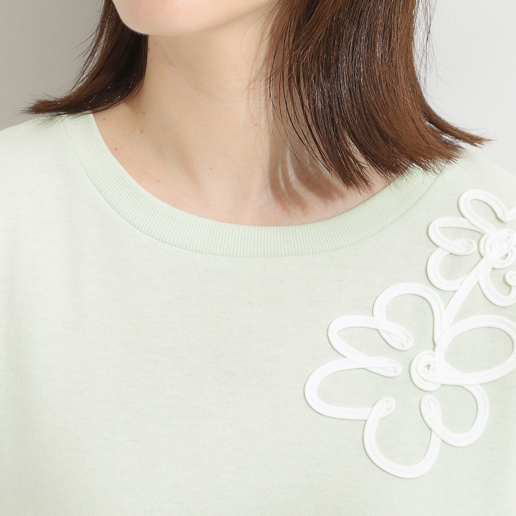 SHOO･LA･RUE「【S-LL】コーデの主役になる コード刺繍デザインＴシャツ」|Tシャツ・カットソー|