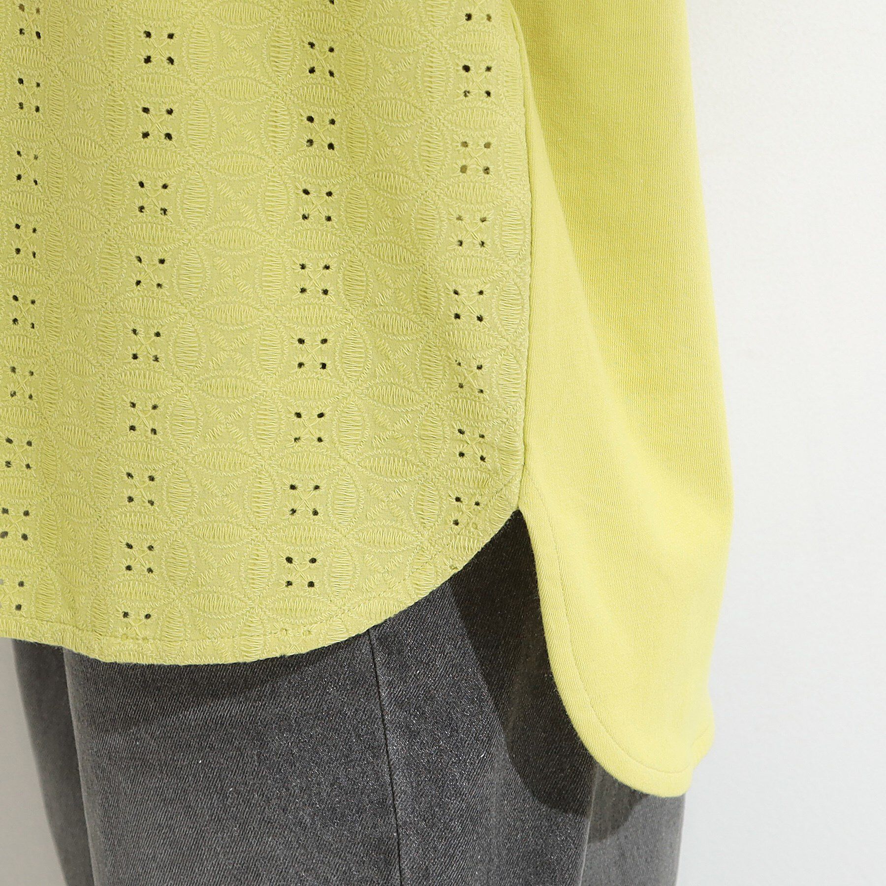 SHOO･LA･RUE「【S-LL】抜け感とすっきり見えを叶える 刺繍レース スキッパー襟トップス」|Tシャツ・カットソー|