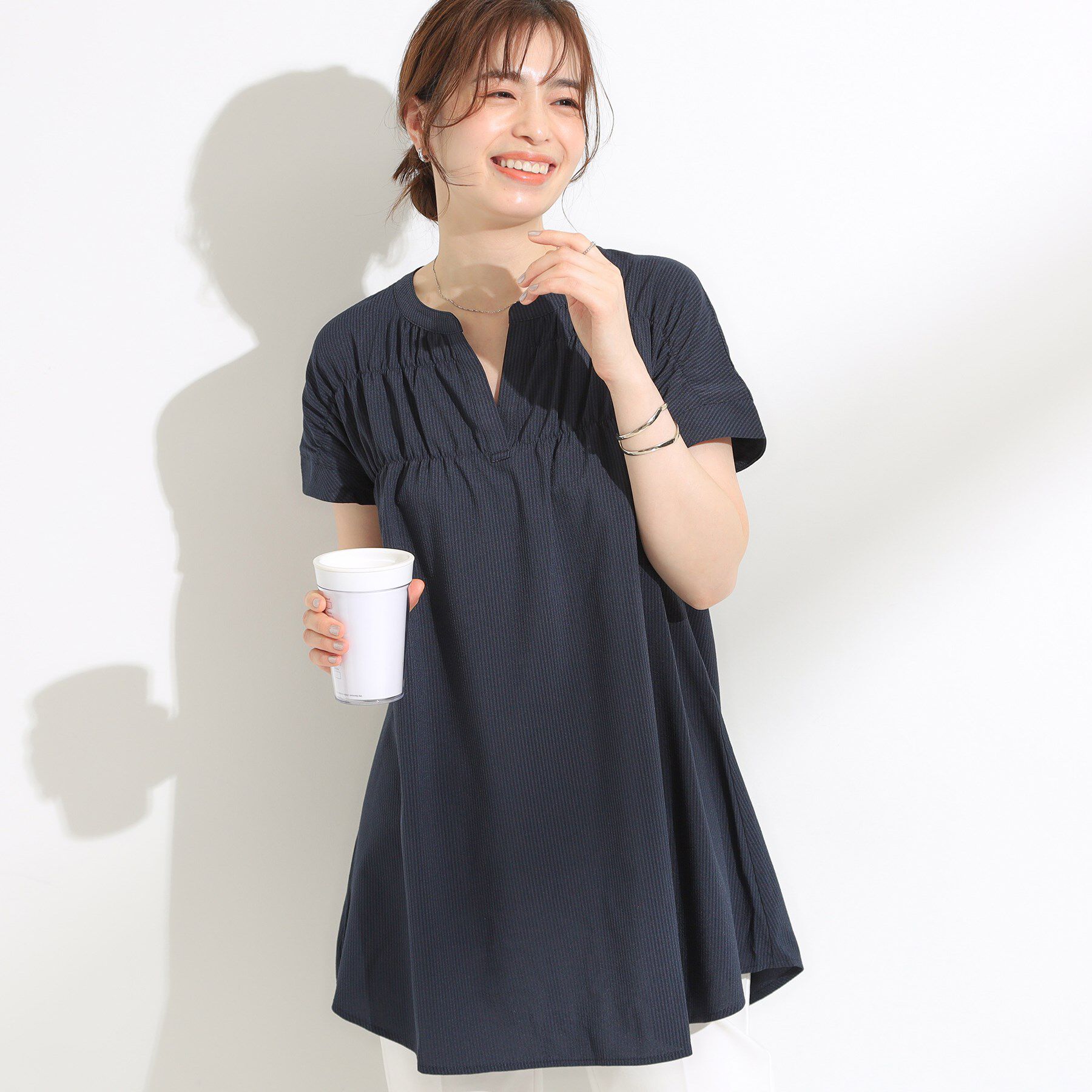 SHOO･LA･RUE「【S-LL/ひんやり/体型カバー】サッカーストライプ Aラインチュニックブラウス」|チュニック|ネイビー(394)