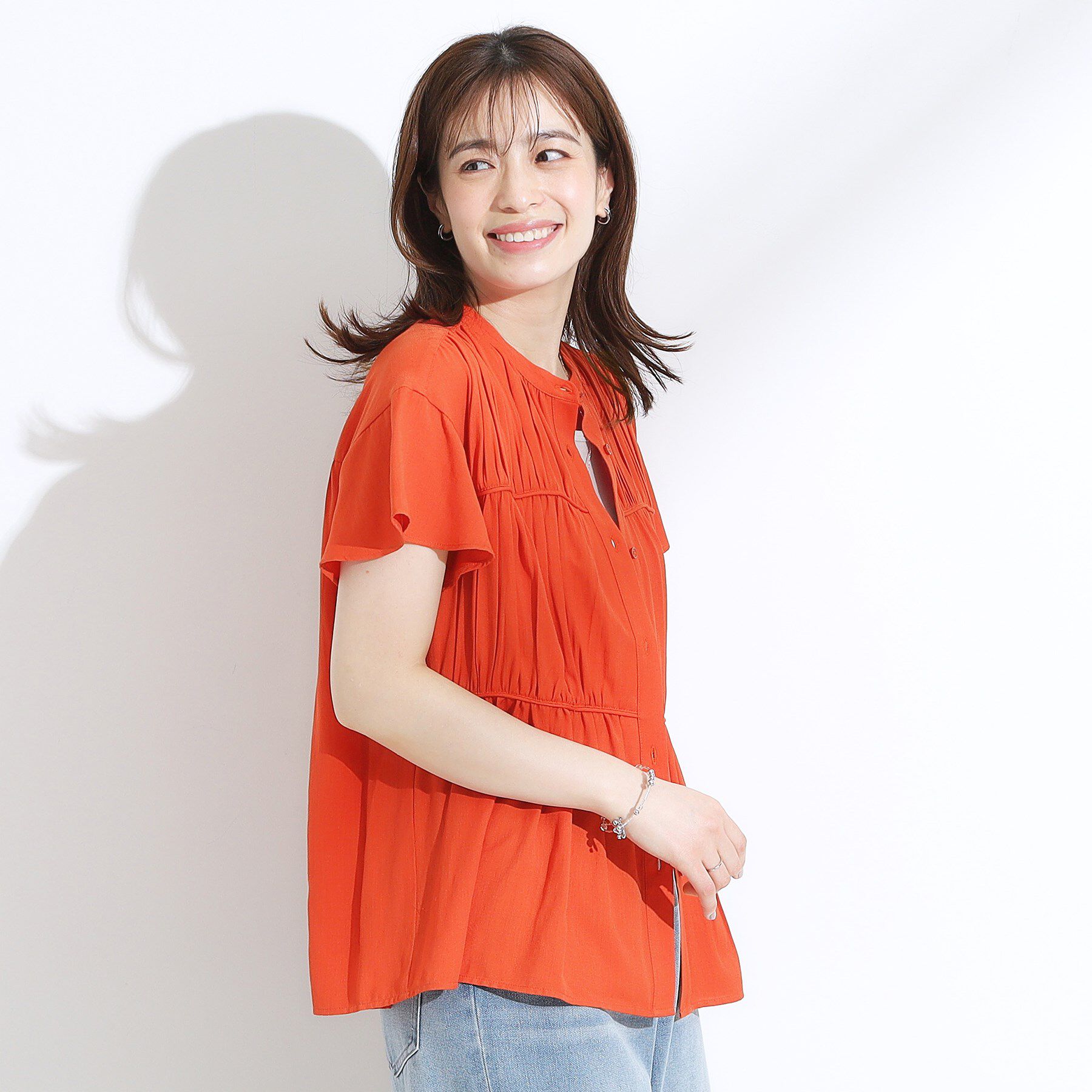 SHOO･LA･RUE「【洗える/S-LL】一枚で着映え ティアード風 ギャザーブラウス」|シャツ・ブラウス|