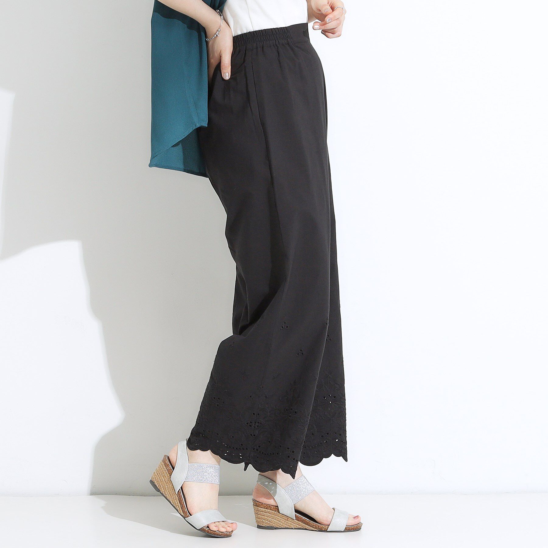 SHOO･LA･RUE「【S-LL】華やかさをプラスする 裾刺繍ストレートパンツ」|その他|