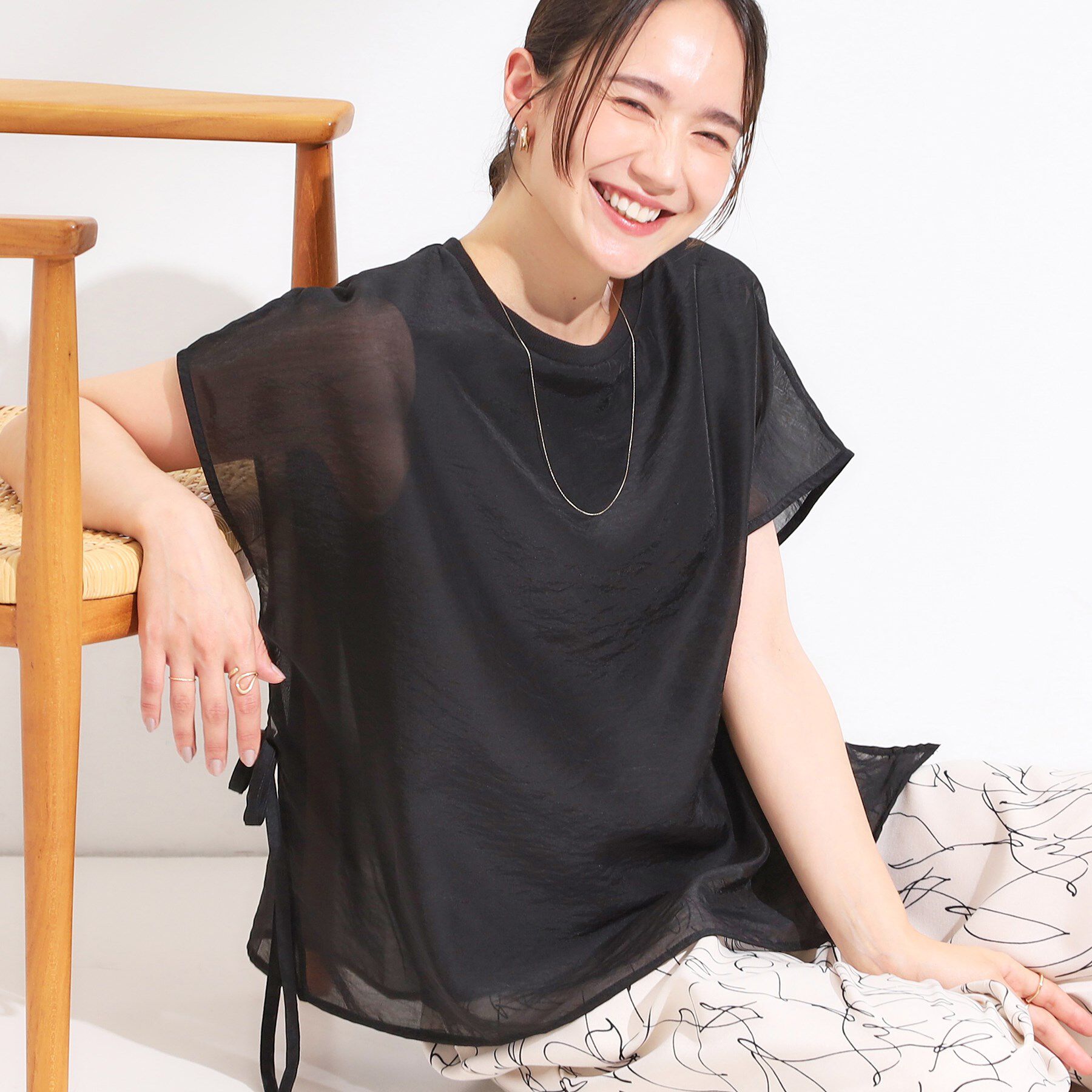 SHOO･LA･RUE「【洗える/S-LL】上品なシアー感 レイヤード風トップス」|シャツ・ブラウス|ブラック(019)