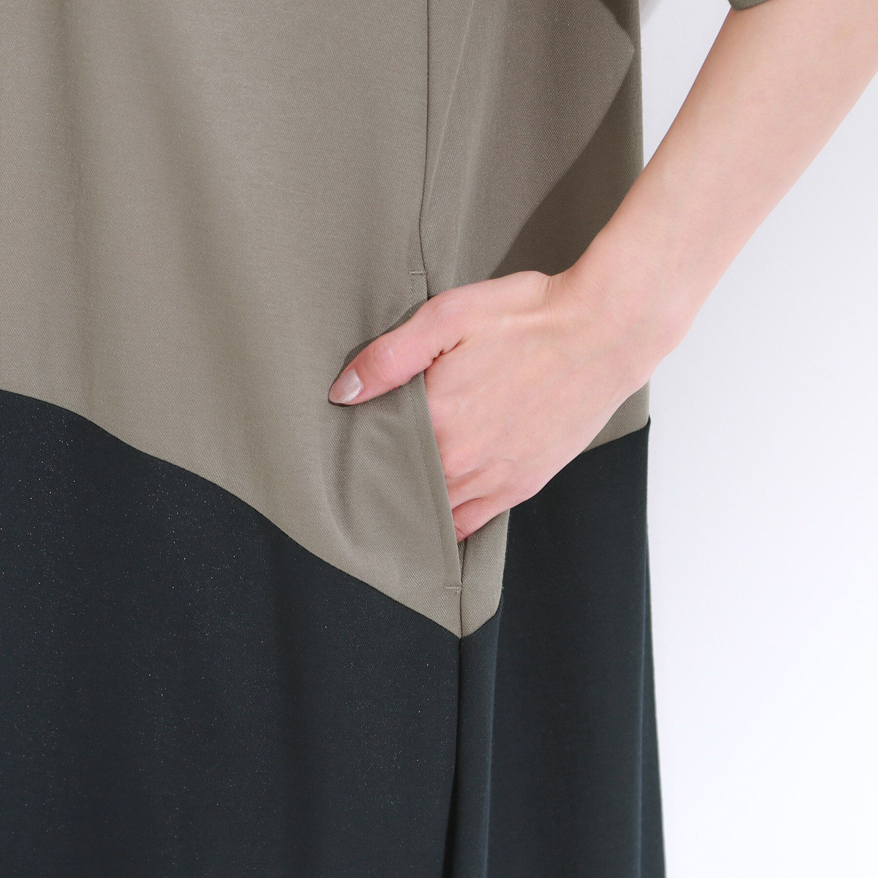 SHOO･LA･RUE「【S-LL/ひんやり/体型カバー】さらりと着られる バイカラーAラインワンピース」|ワンピース|