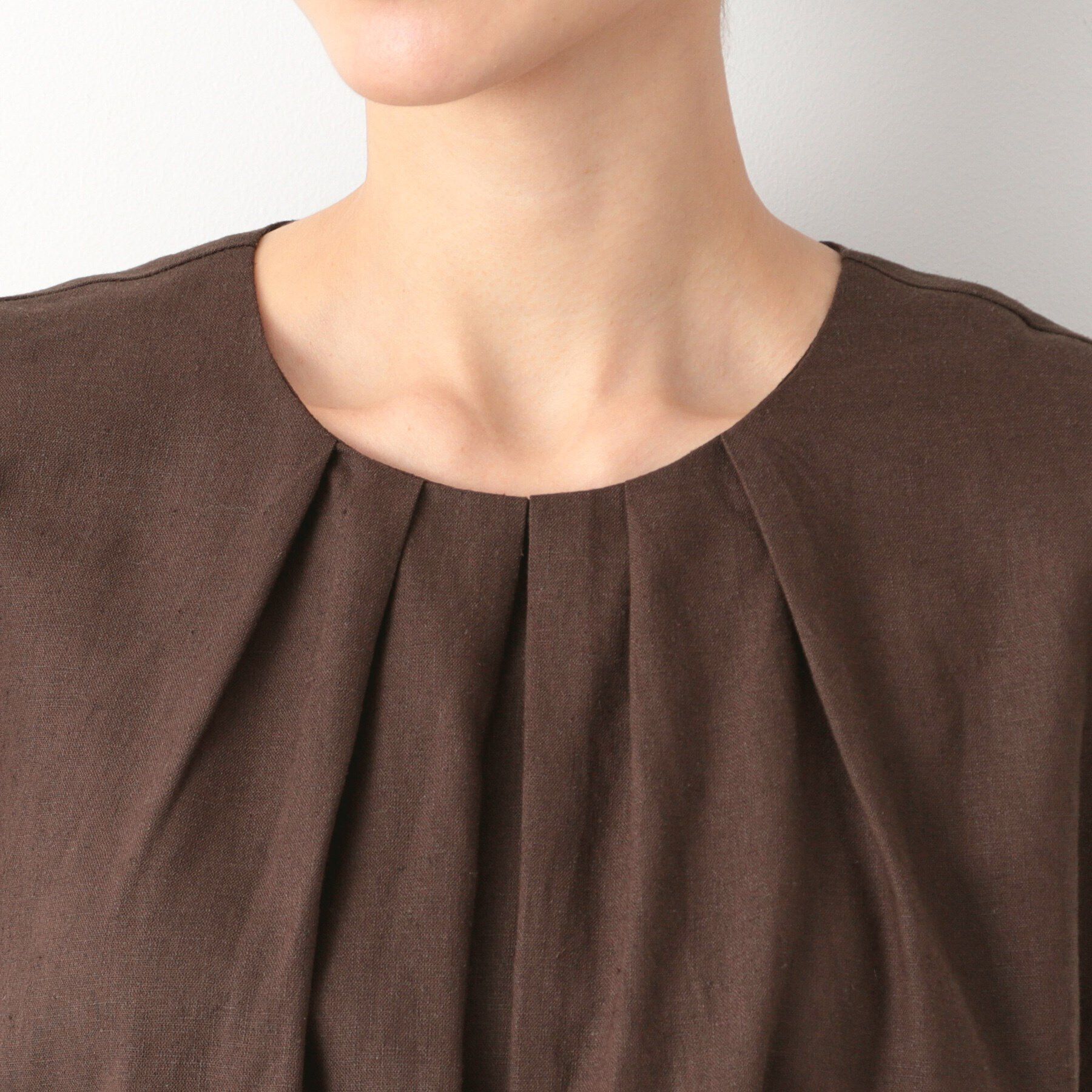 Dessin「フロントタックノースリーブブラウス」|シャツ・ブラウス|