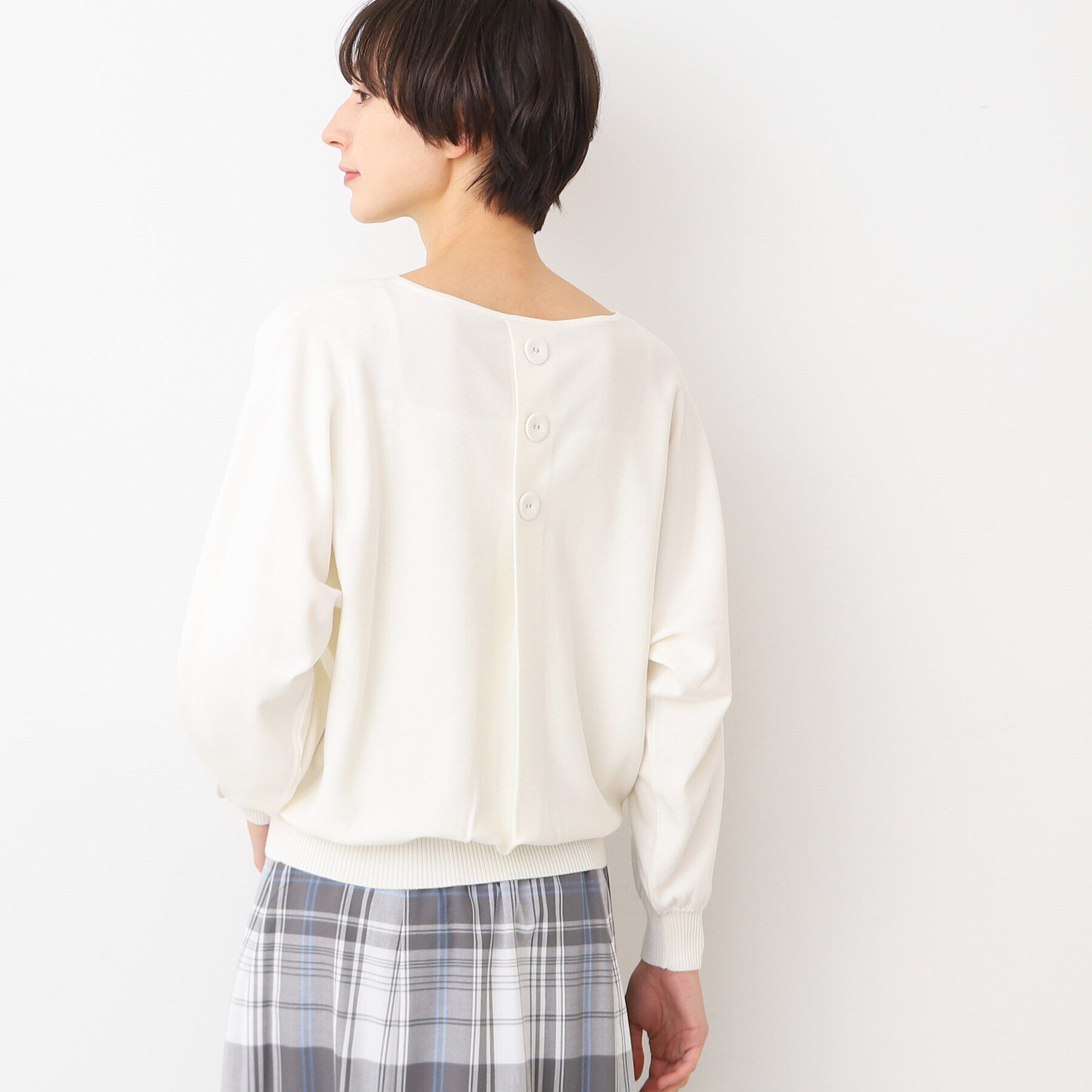 Dessin「【洗える】後ろボタンニットプルオーバー長袖（XS～L）」|ニット・セーター|