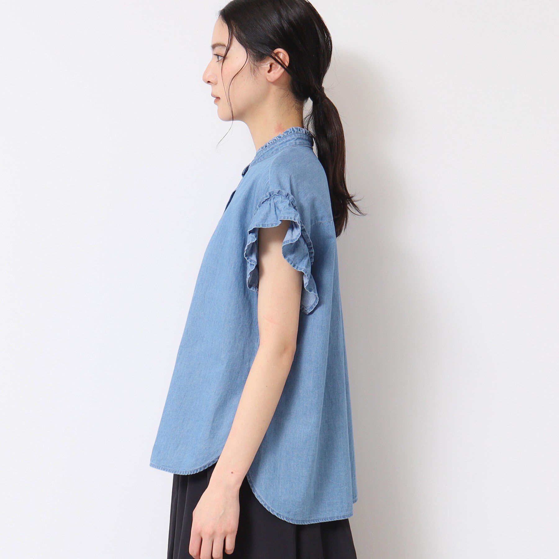 Dessin「【洗える】ギャザーフリル綿麻デニムブラウス」|シャツ・ブラウス|