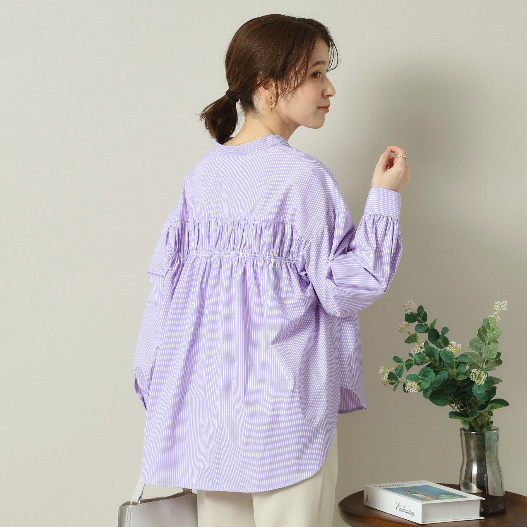 ITS&rsquo;DEMO「【手洗い可／通勤】バックギャザーブラウス」|シャツ・ブラウス|ラベンダー(380)