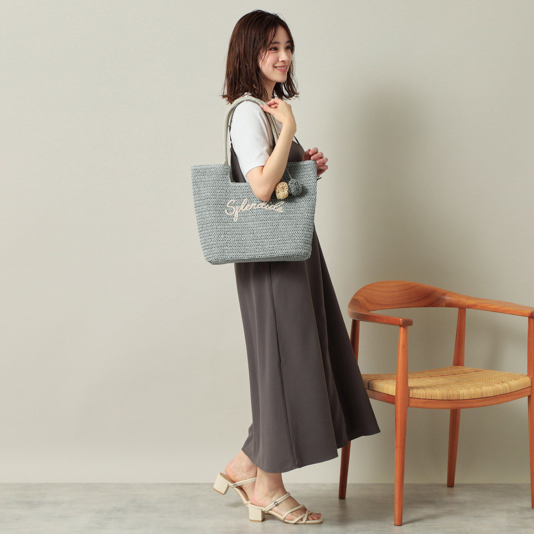 ITS&rsquo;DEMO「チャーム付ロゴ刺繍雑材トート」|トートバッグ|