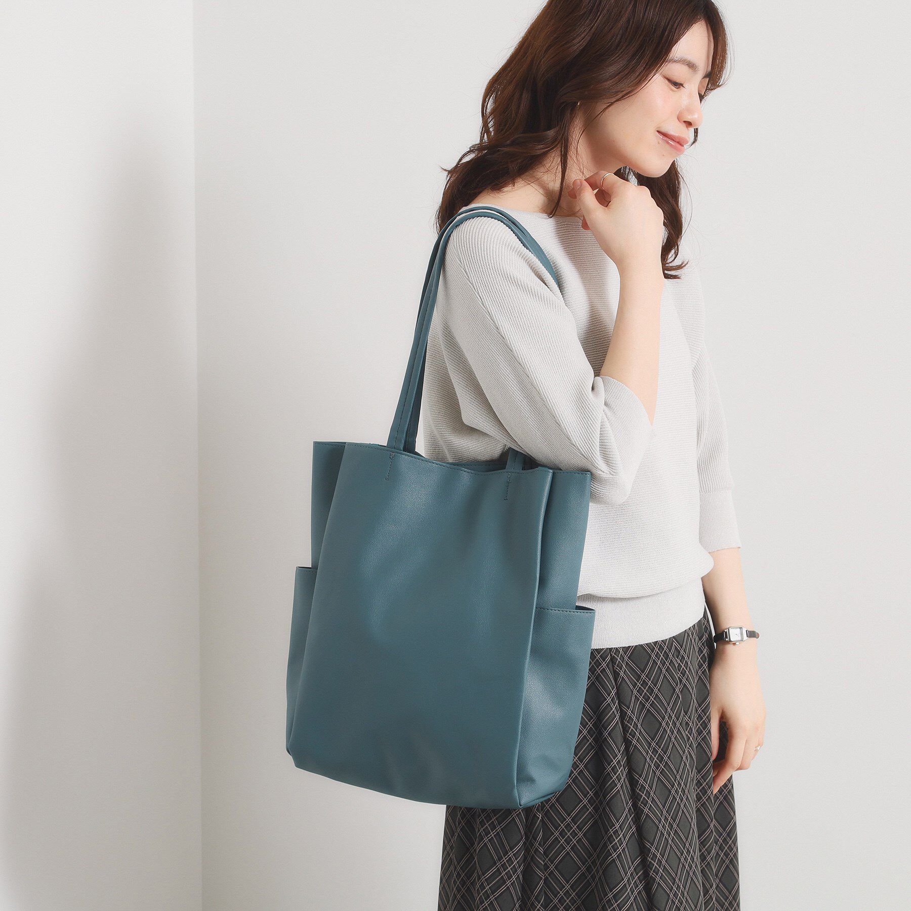 ITS&rsquo;DEMO「【A4対応／8色】収納上手になれるトート」|トートバッグ|