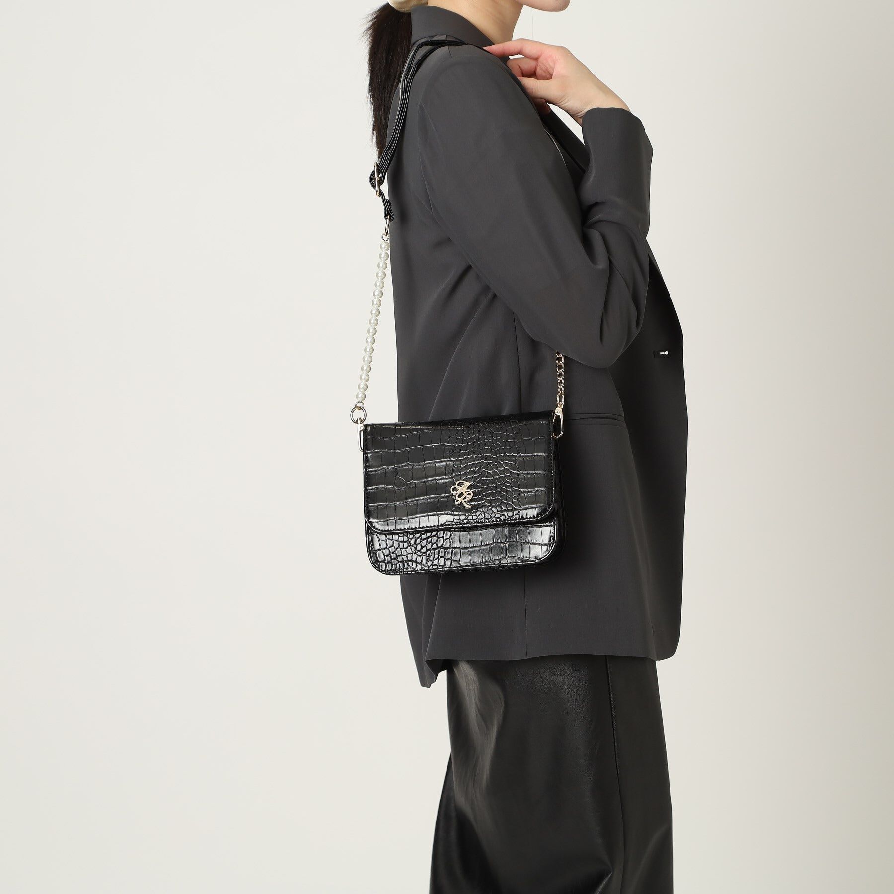 Ober Tashe「フェイクパール&times;チェーンベルト ミニショルダー」|ショルダー・メッセンジャー|