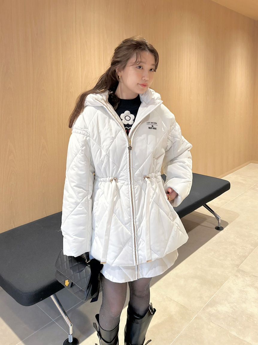 LILY BROWN「【LILY BROWN&times;MARY QUANT】デイジーチャーム付きクラシカルキルティングコート」|その他|