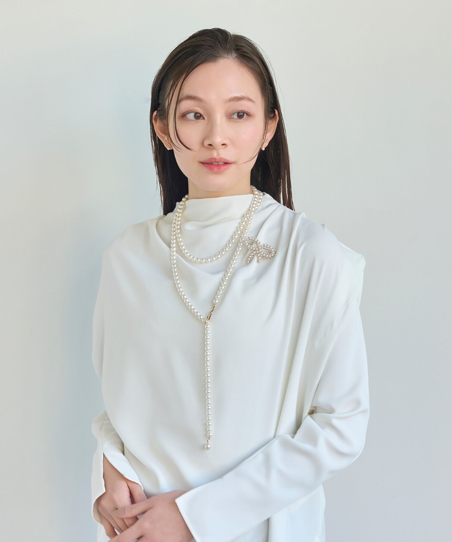 Phoebe「グレインパールリボンブローチ」|ブローチ・コサージュ|